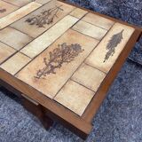 Coffee table in wood and ceramic herbarium