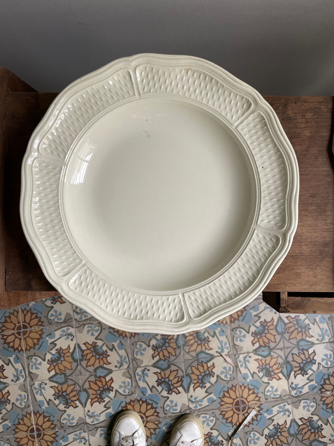 Dish Gien bridge with cabbages