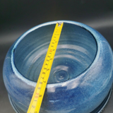 Blue ceramic bowl and its undercut