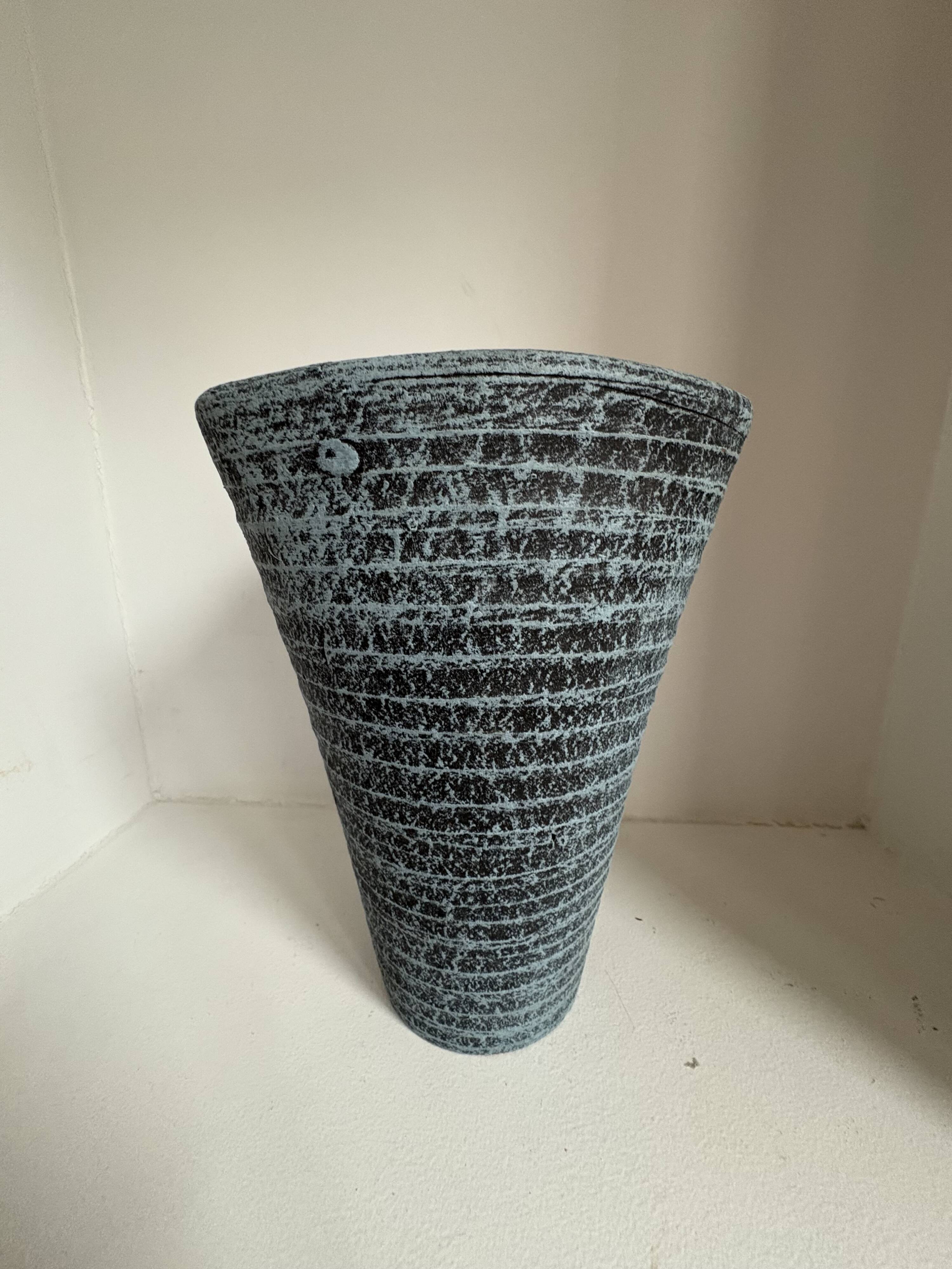 Set of 16 decorative items