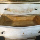 Skated dresser