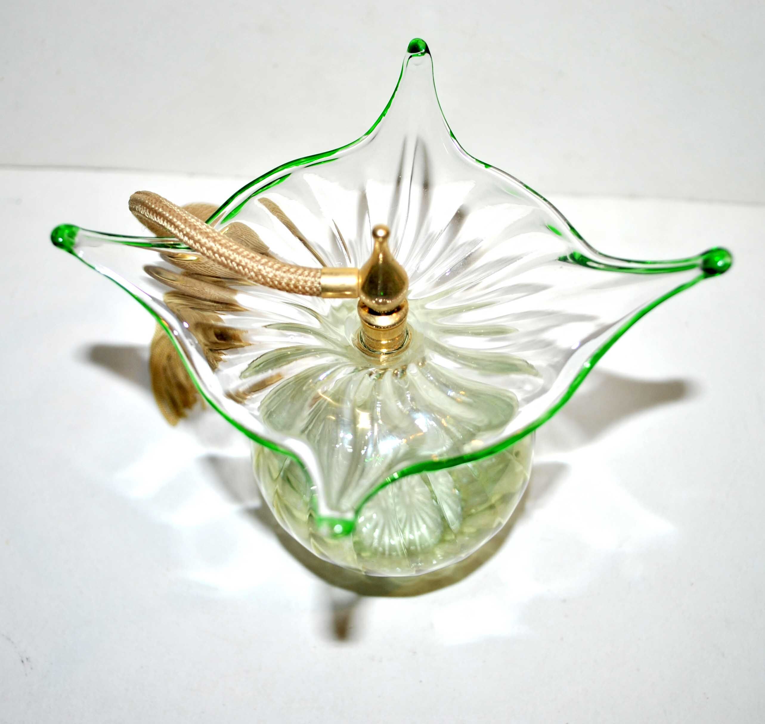 Flacon Vaporisateur à poire en verre soufflé vert irisé vintage PARFUM Collection