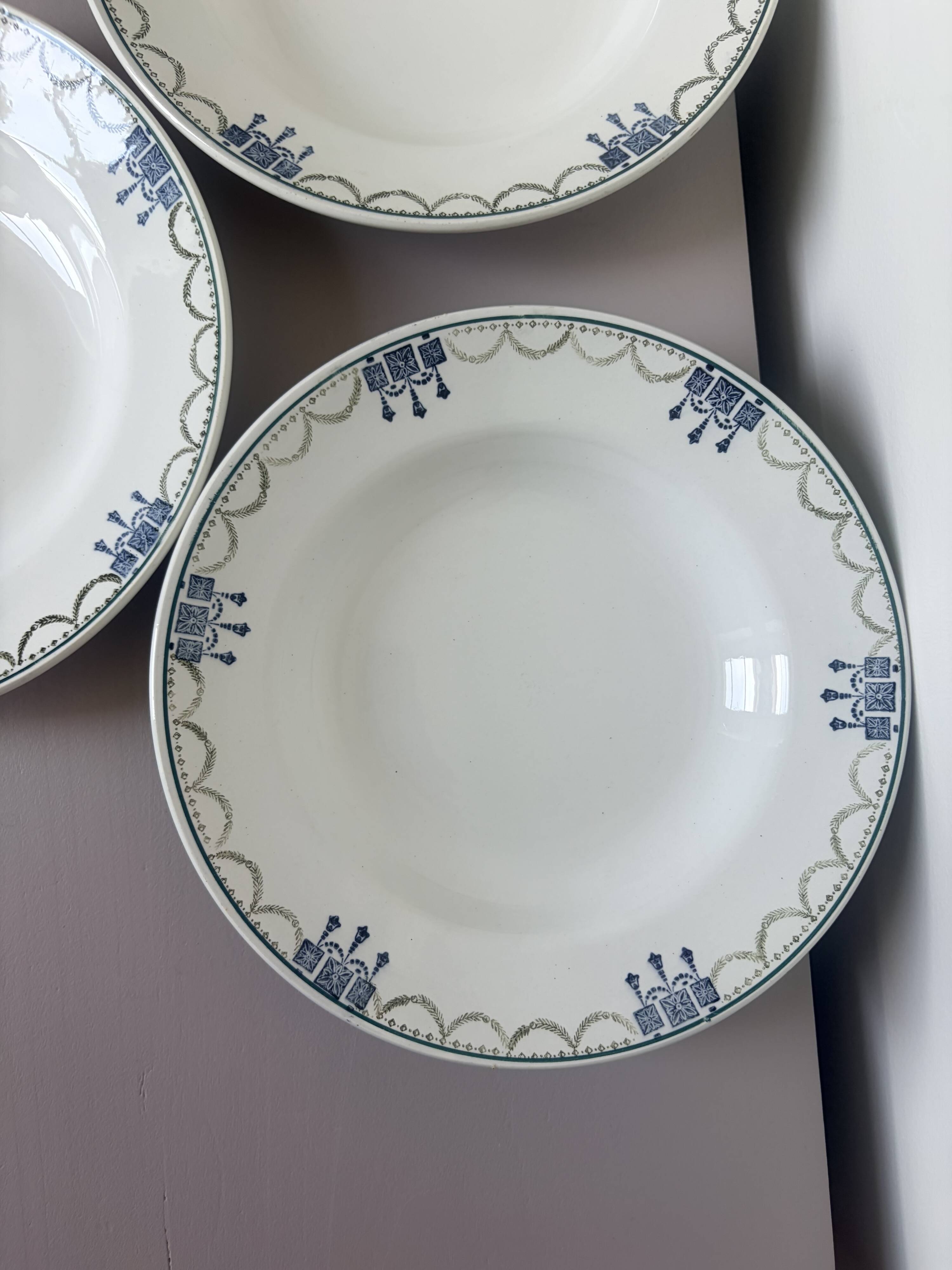 3 assiettes creuses vintage de St Amand 220645