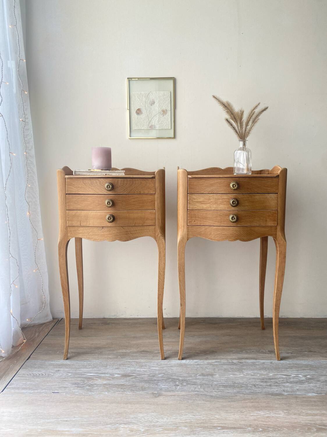 Paire de chevets en chêne - style Louis XV rustique- bois blond brut