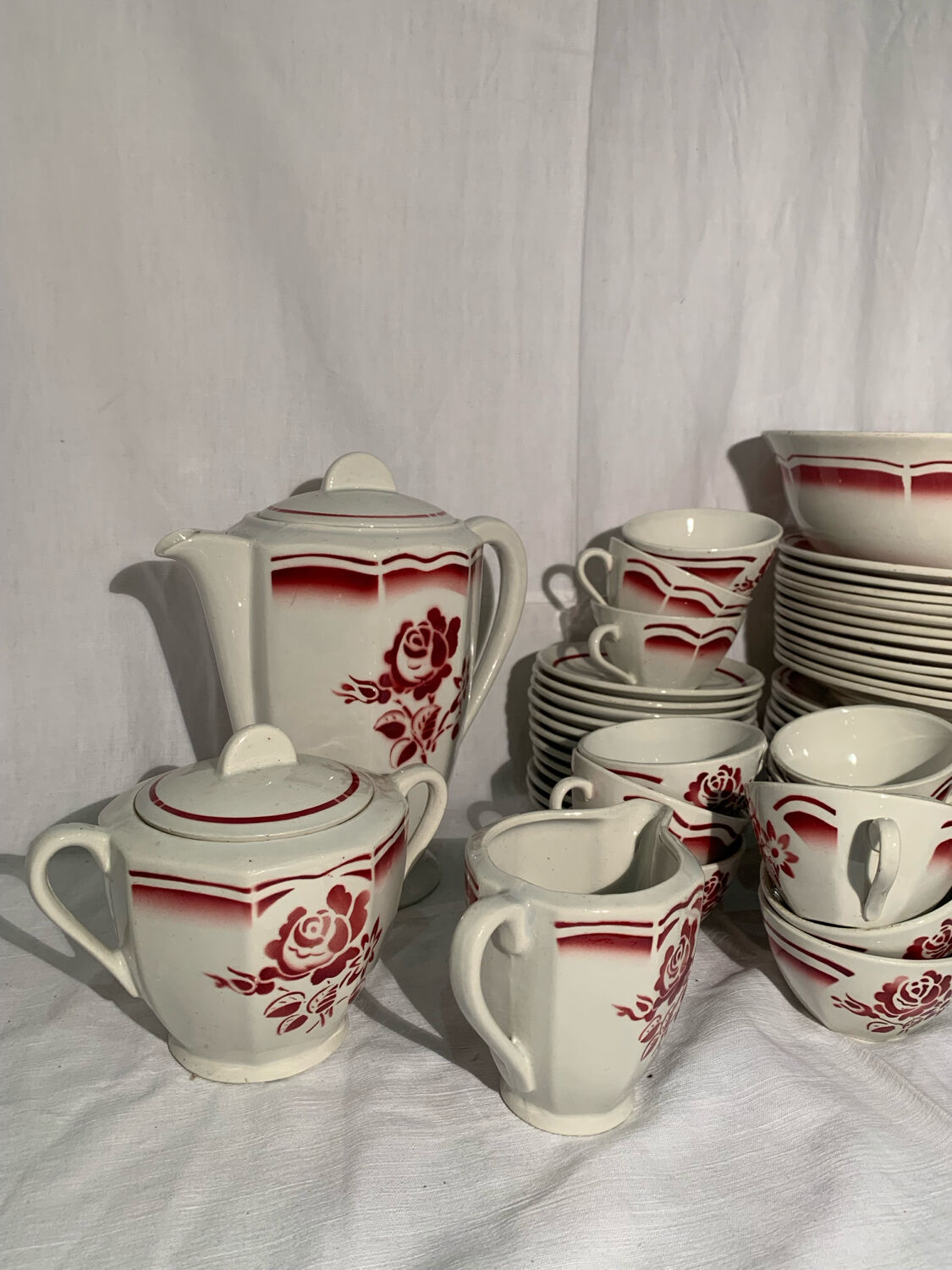 Art Deco pink earthenware service by Badonviller, porcelain, circa 1930