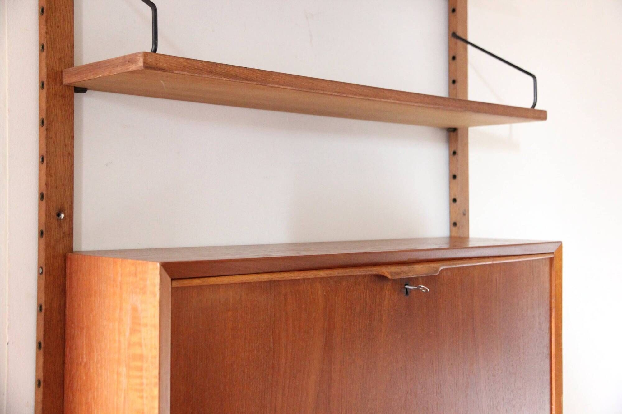 Cadovius wall secretary library