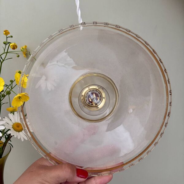 Suspension, abat-jour ancien en verre granité blanc et doré
