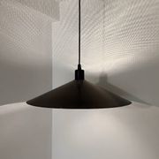 Suspension en métal micro-perforé, années 60