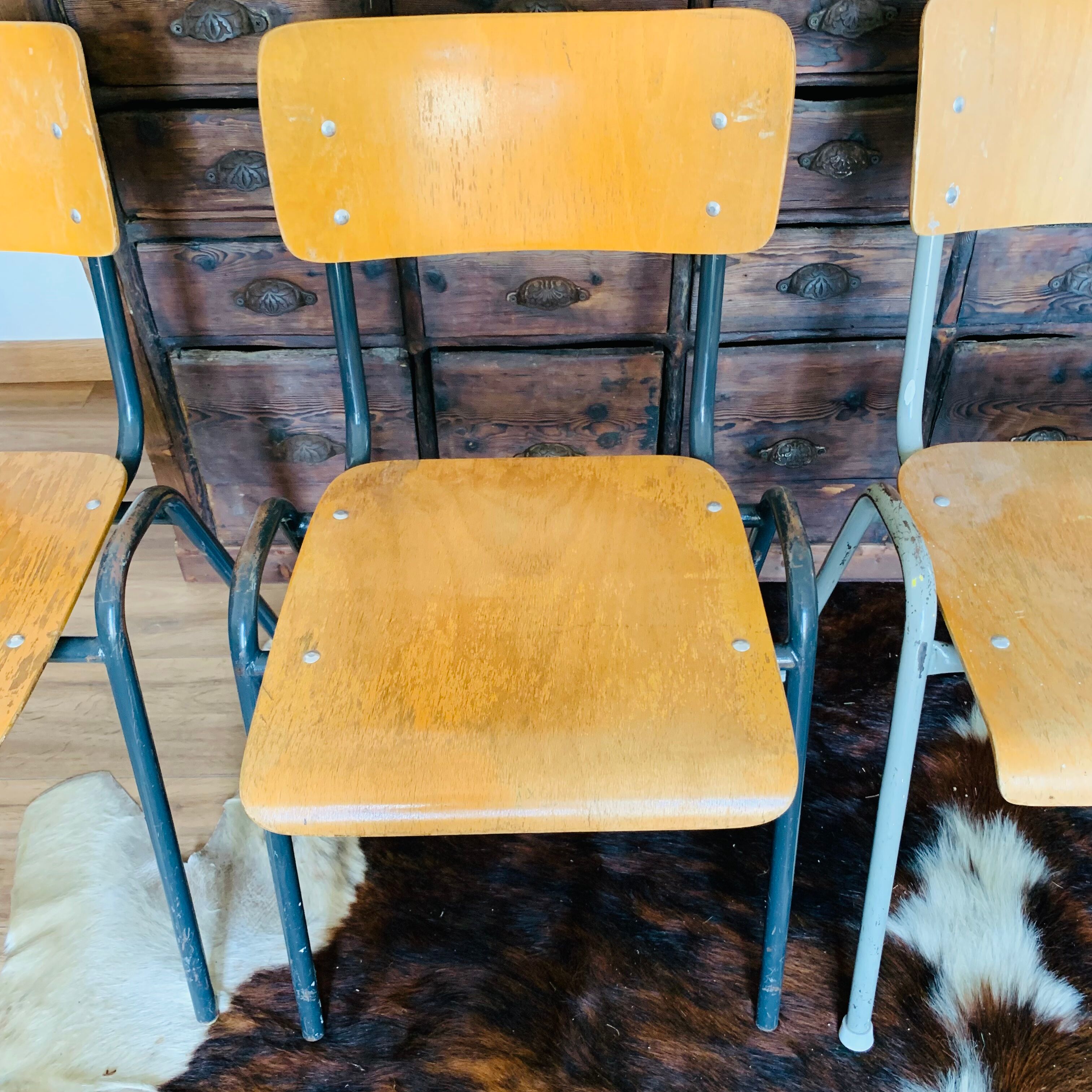 Lot de 4 chaises bois et métal