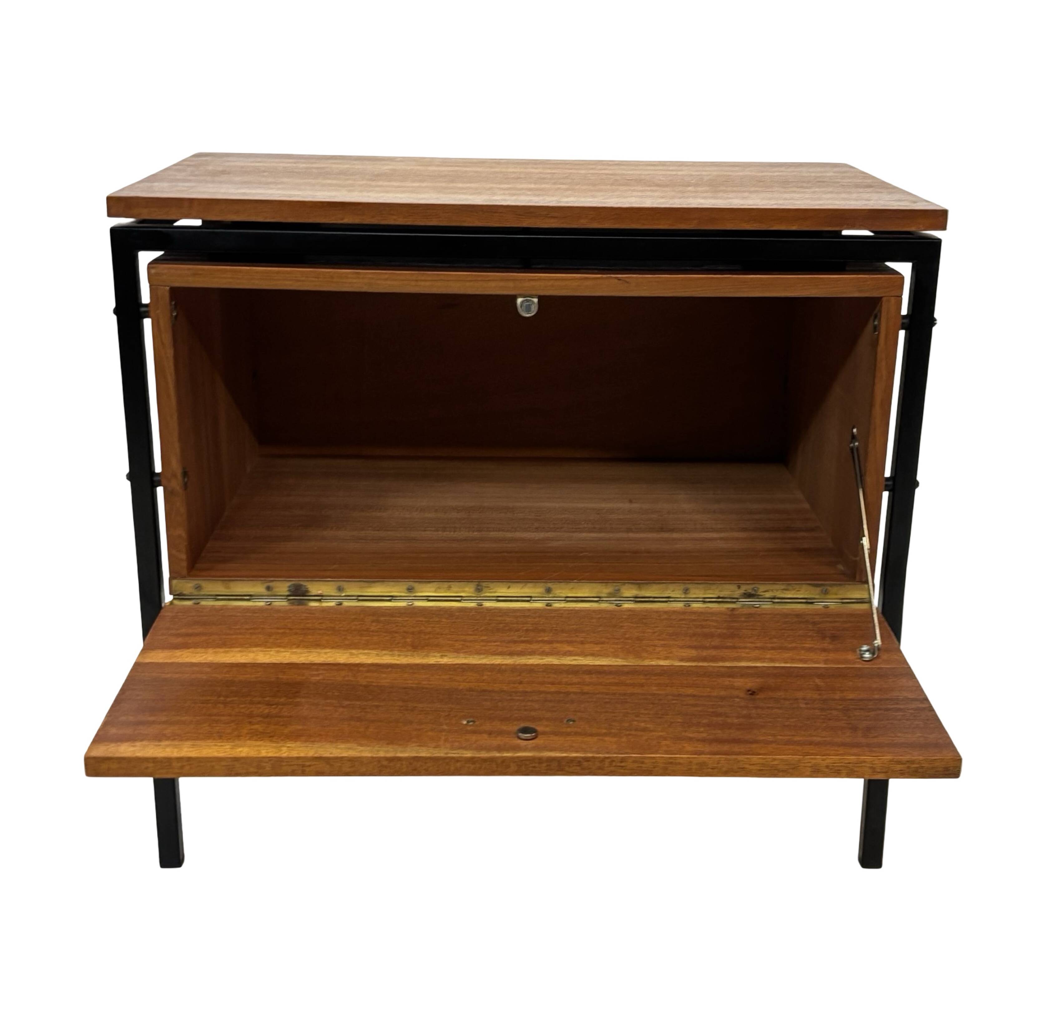 Meuble TV vintage petit format, placage teck, années 1960