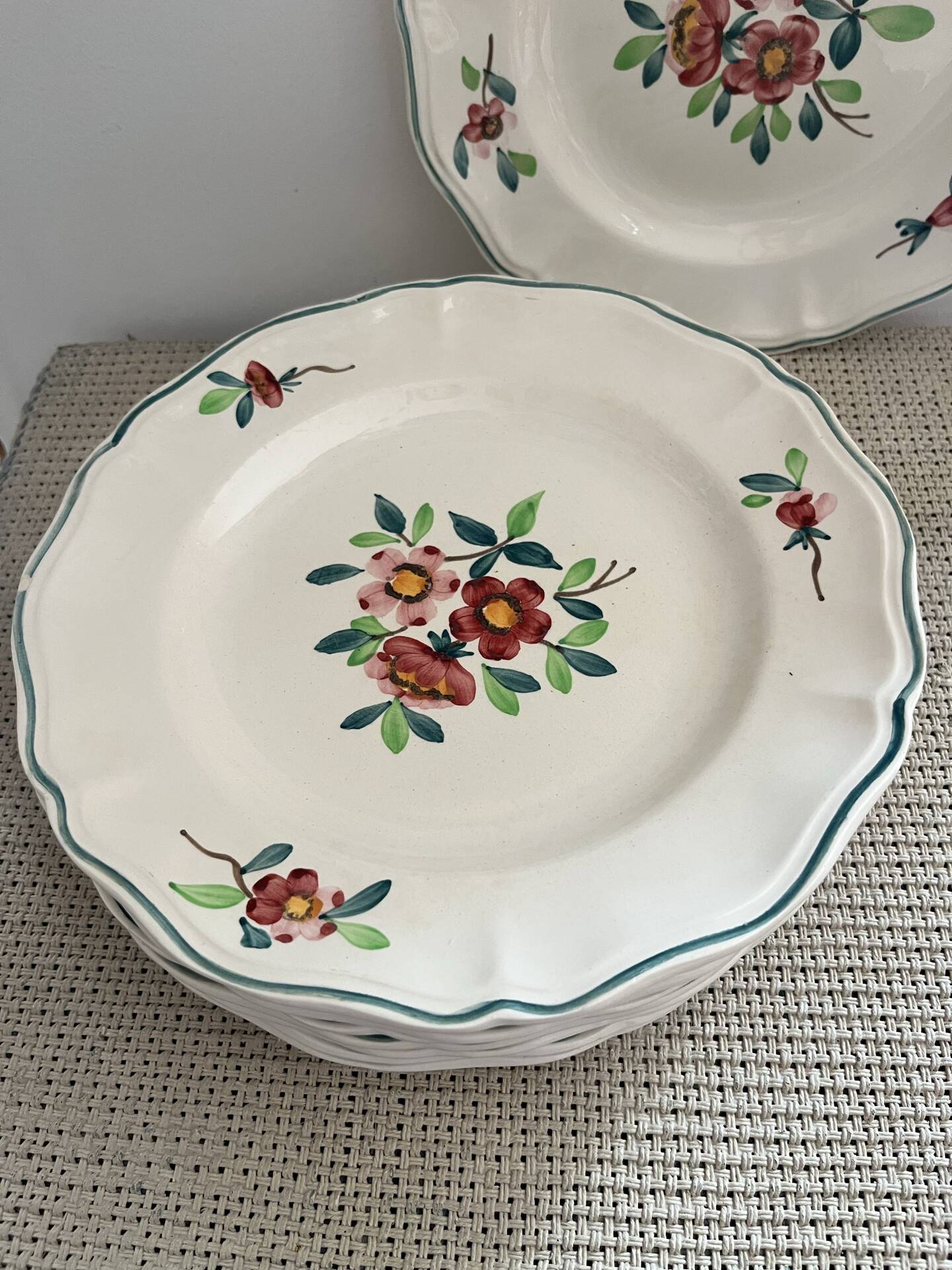 8 assiettes plates 