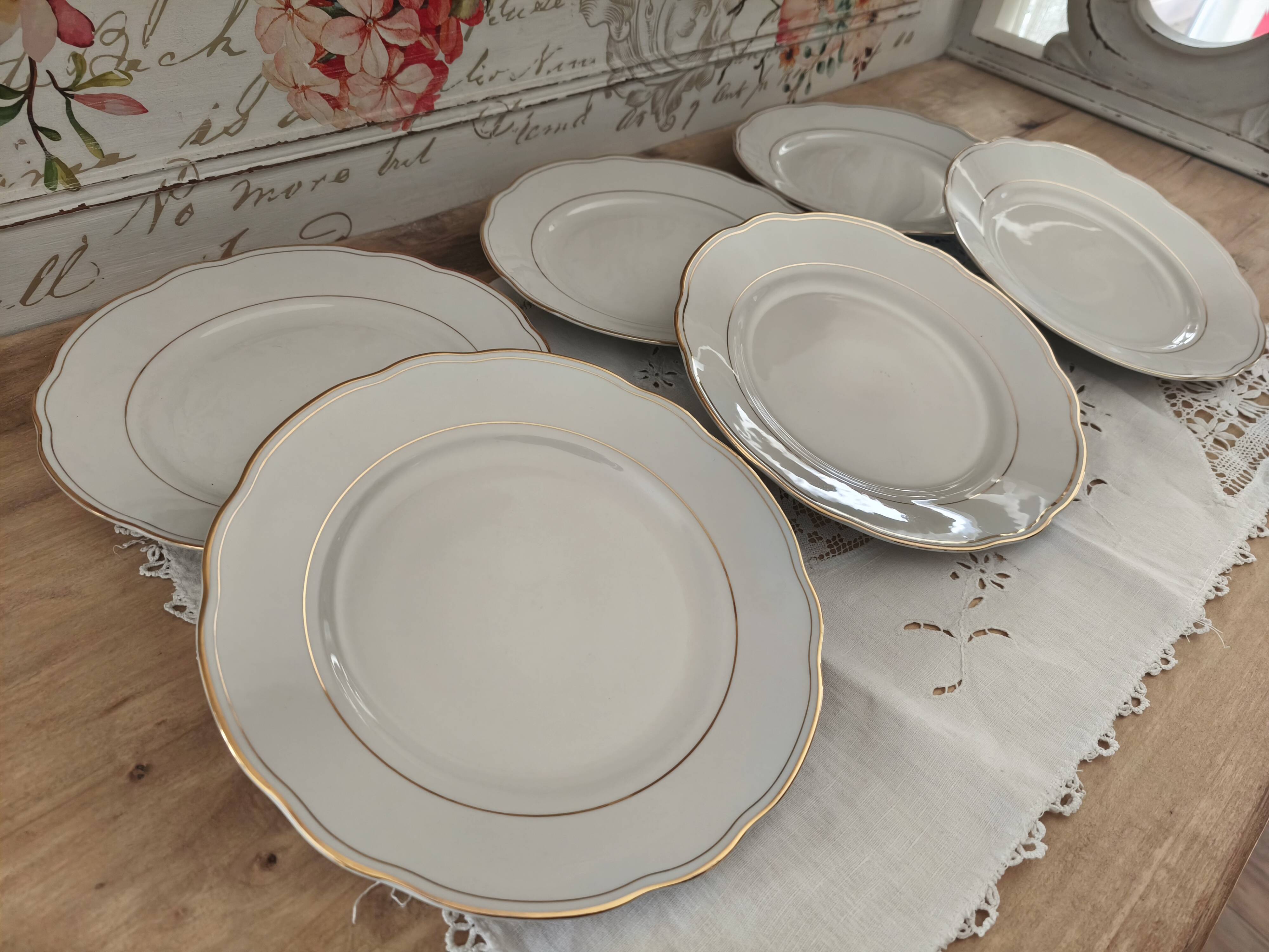 Set of 6 small white porcelain dinner plates with gold trim