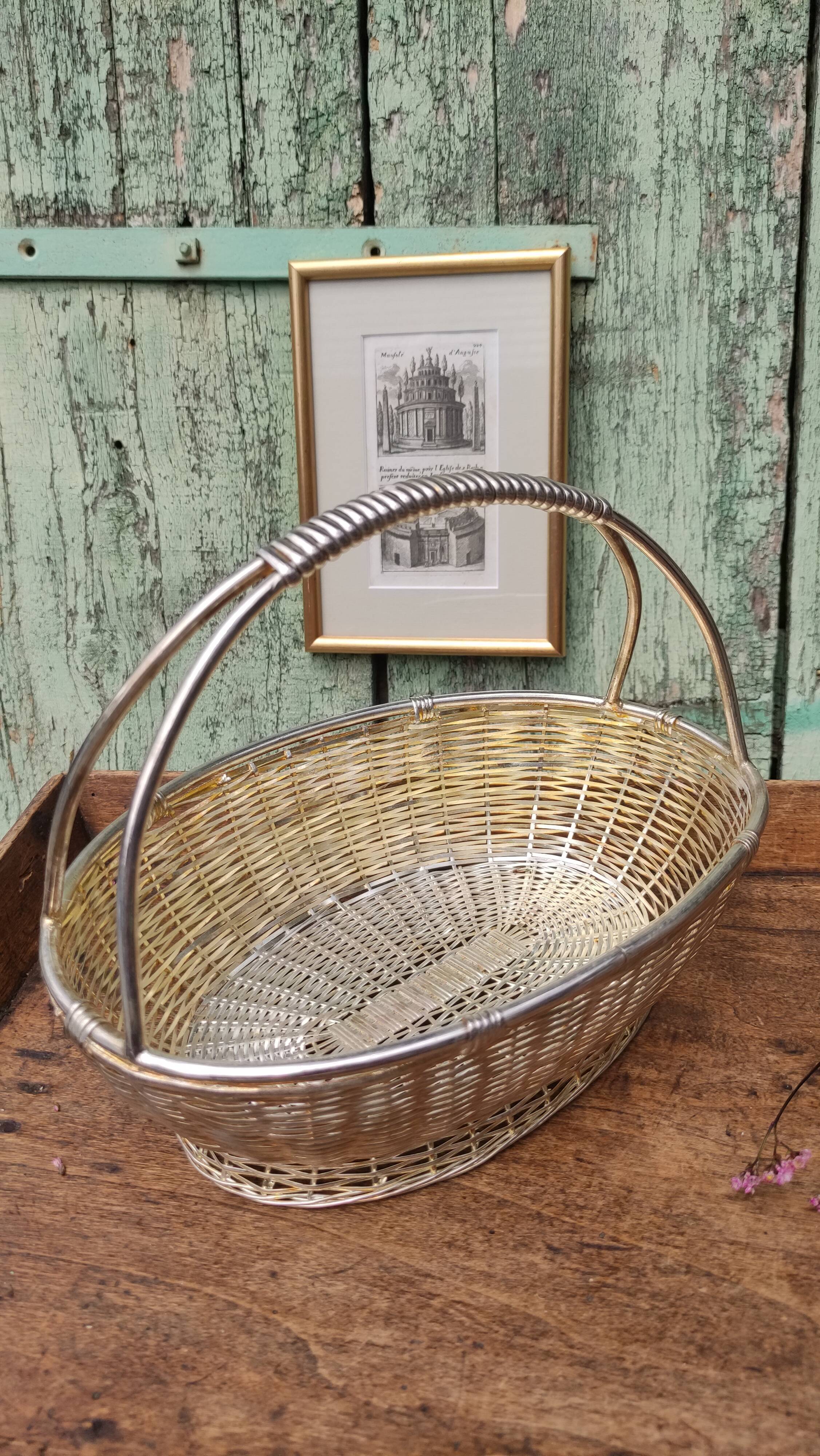 Vintage basket in silver metal