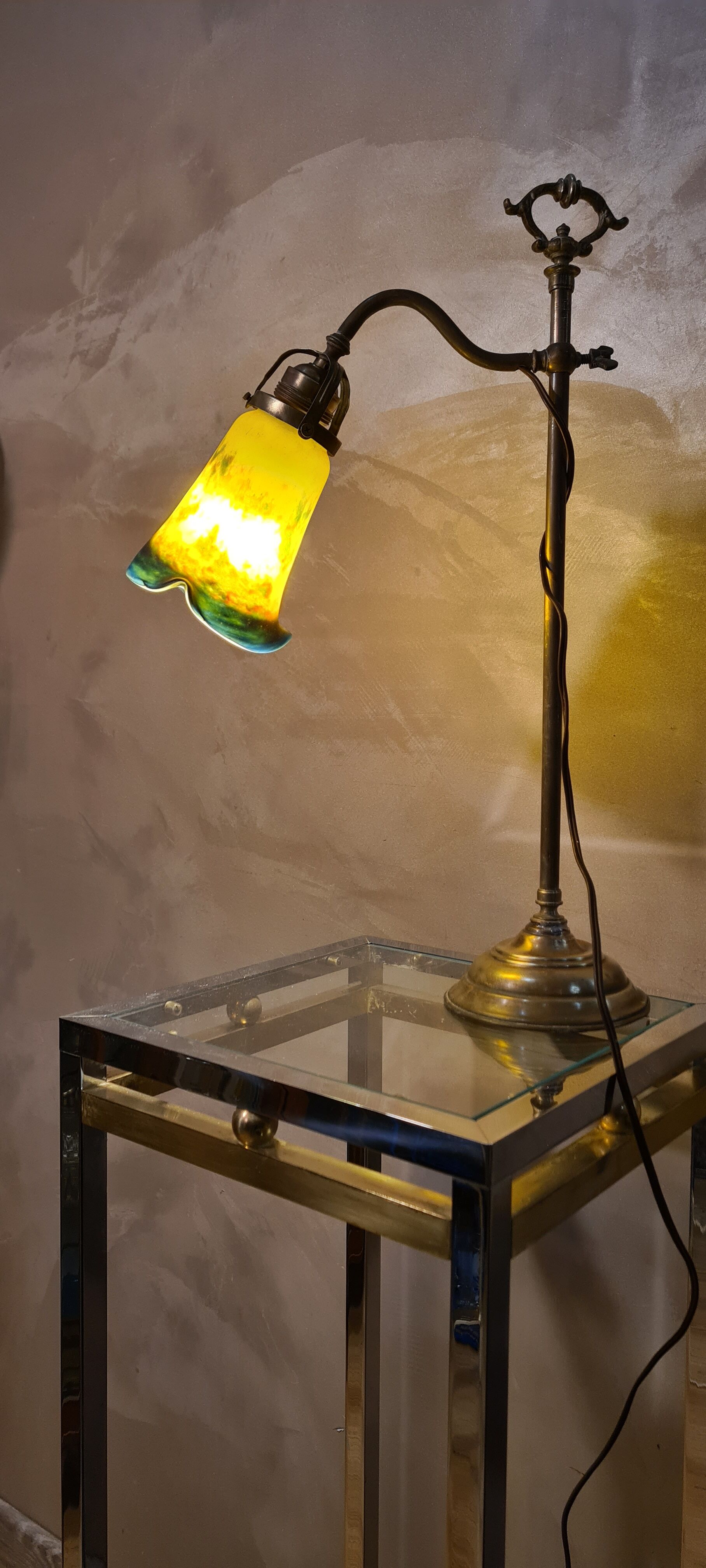 Lampe 1900 réglable laiton tulipe pate verre