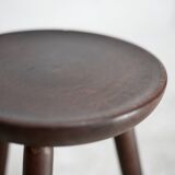 Paire de tabourets tripodes en bois. France, circa 1960