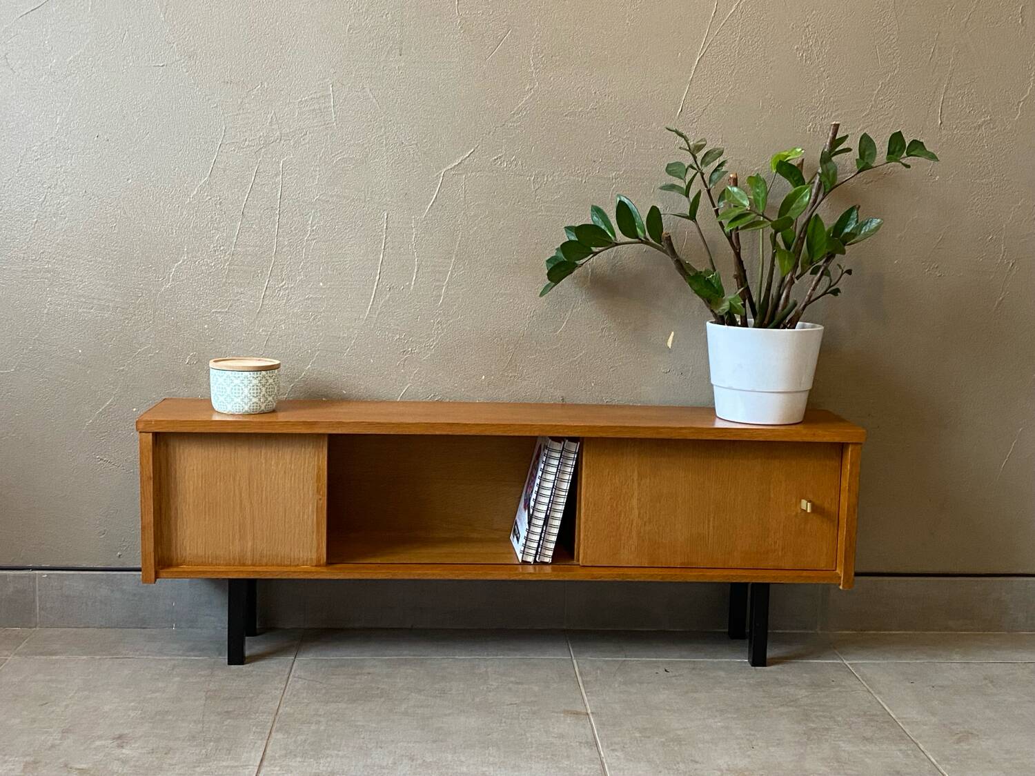 Small vintage wooden sideboard (TV cabinet)
