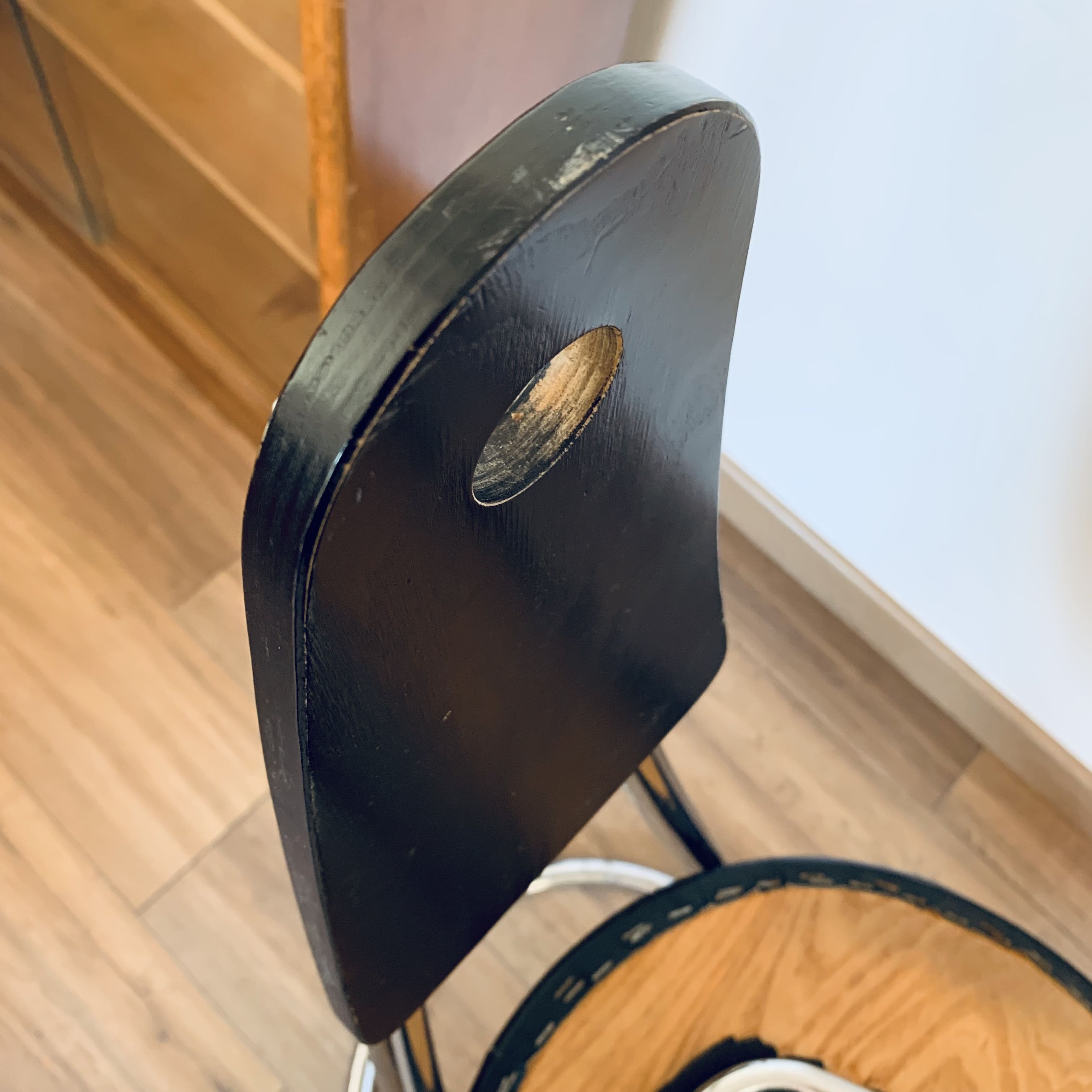 2 chaises en porte à faux