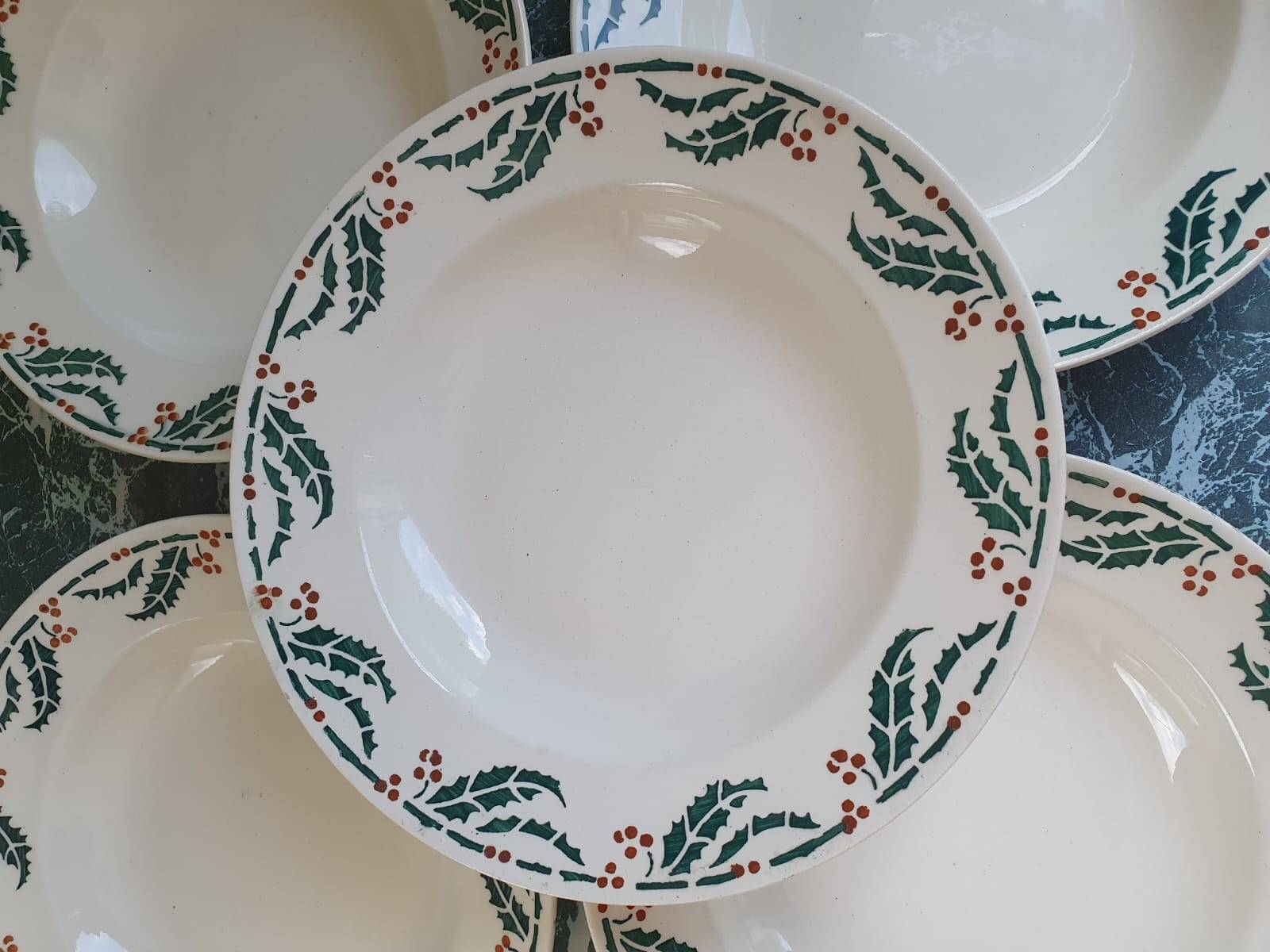 Lunéville holly soup plates
