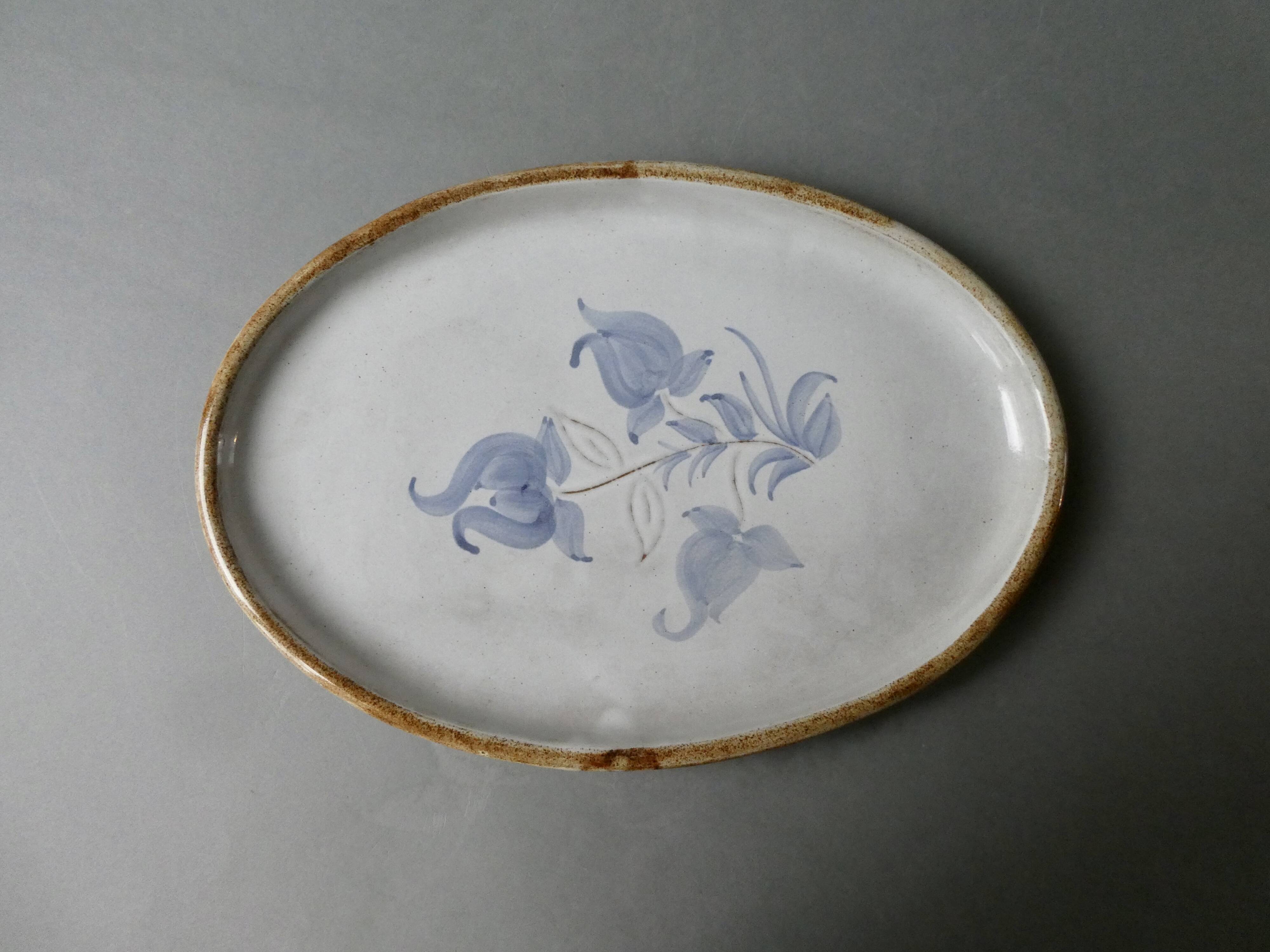 Oval dish signed Chantal and Thierry Robert, Poncé sur Loir