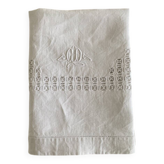 Nappe ancienne travaillée, broderie anglaise et monogramme "CD" - 120x75 cm - Lin