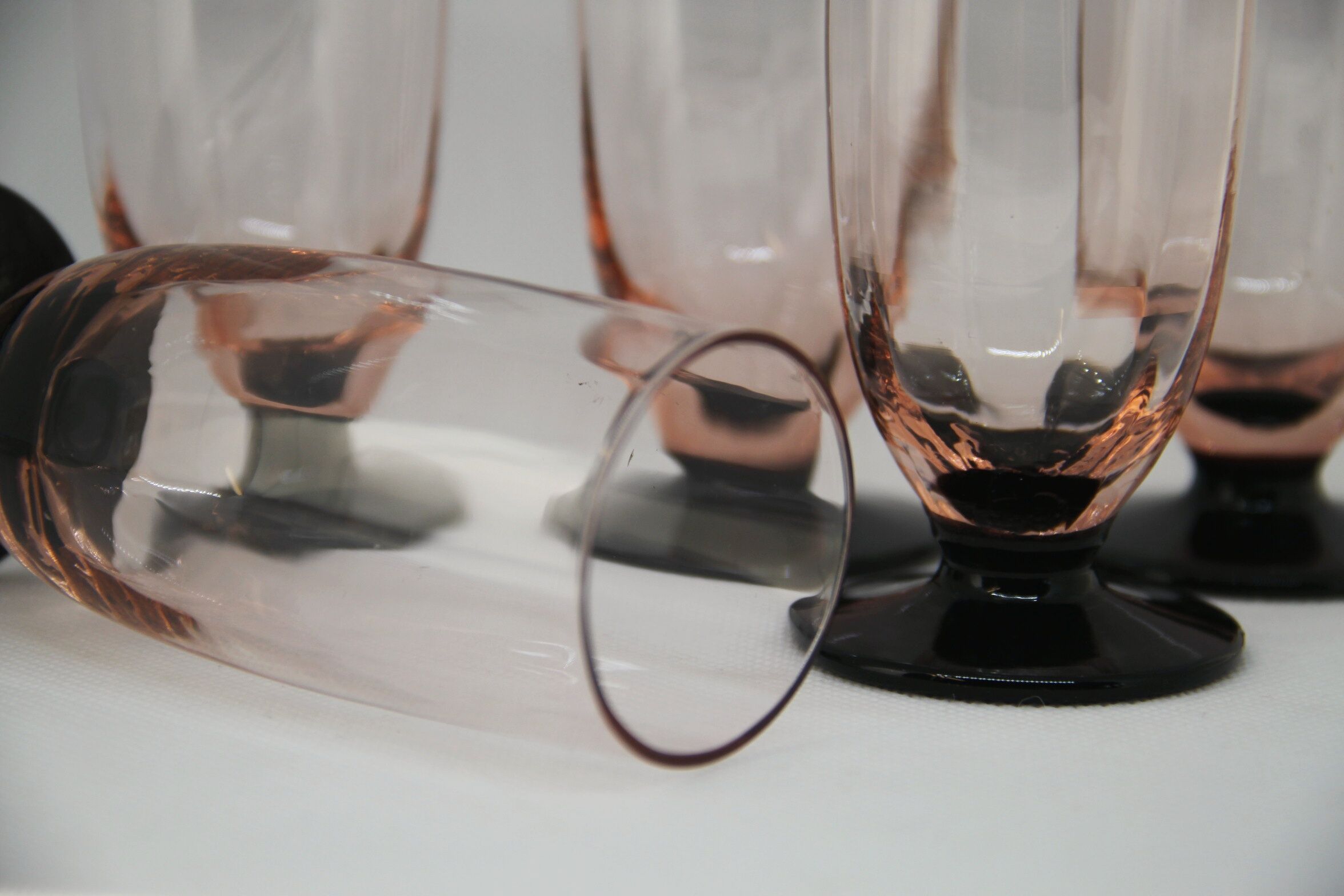 Lot of 5 pink and black champagne flutes