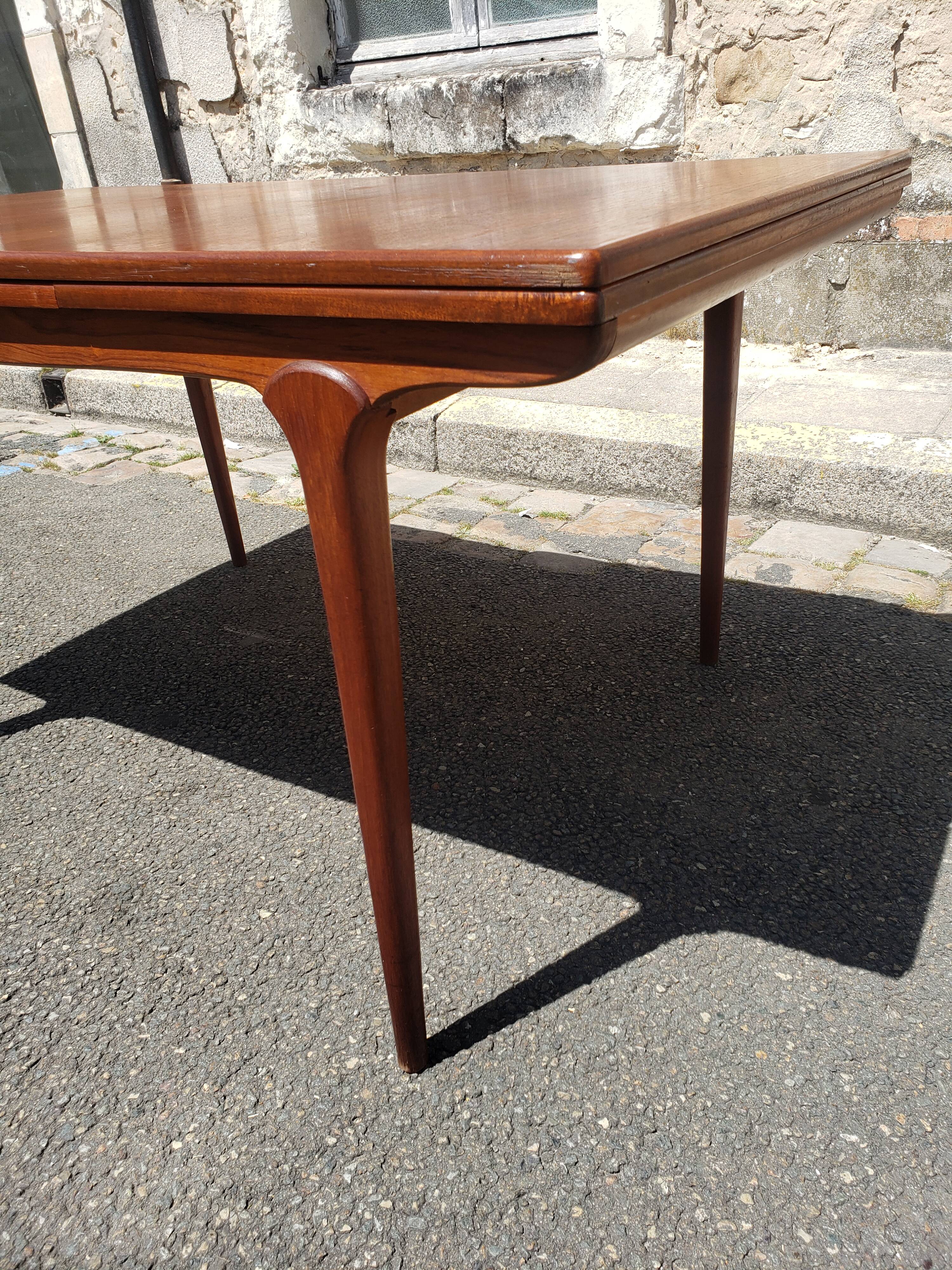 Scandinavian teak table expandable