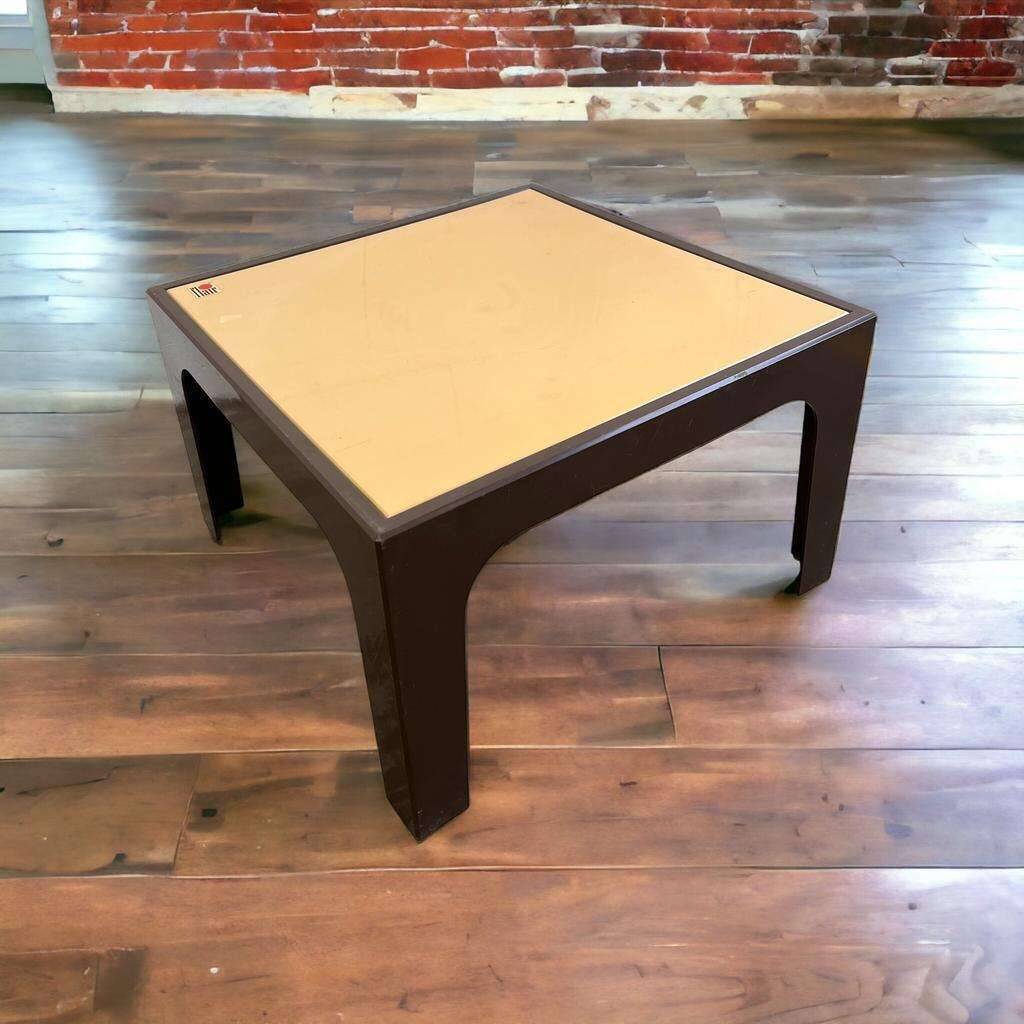 Vintage flair space age side table / coffee table