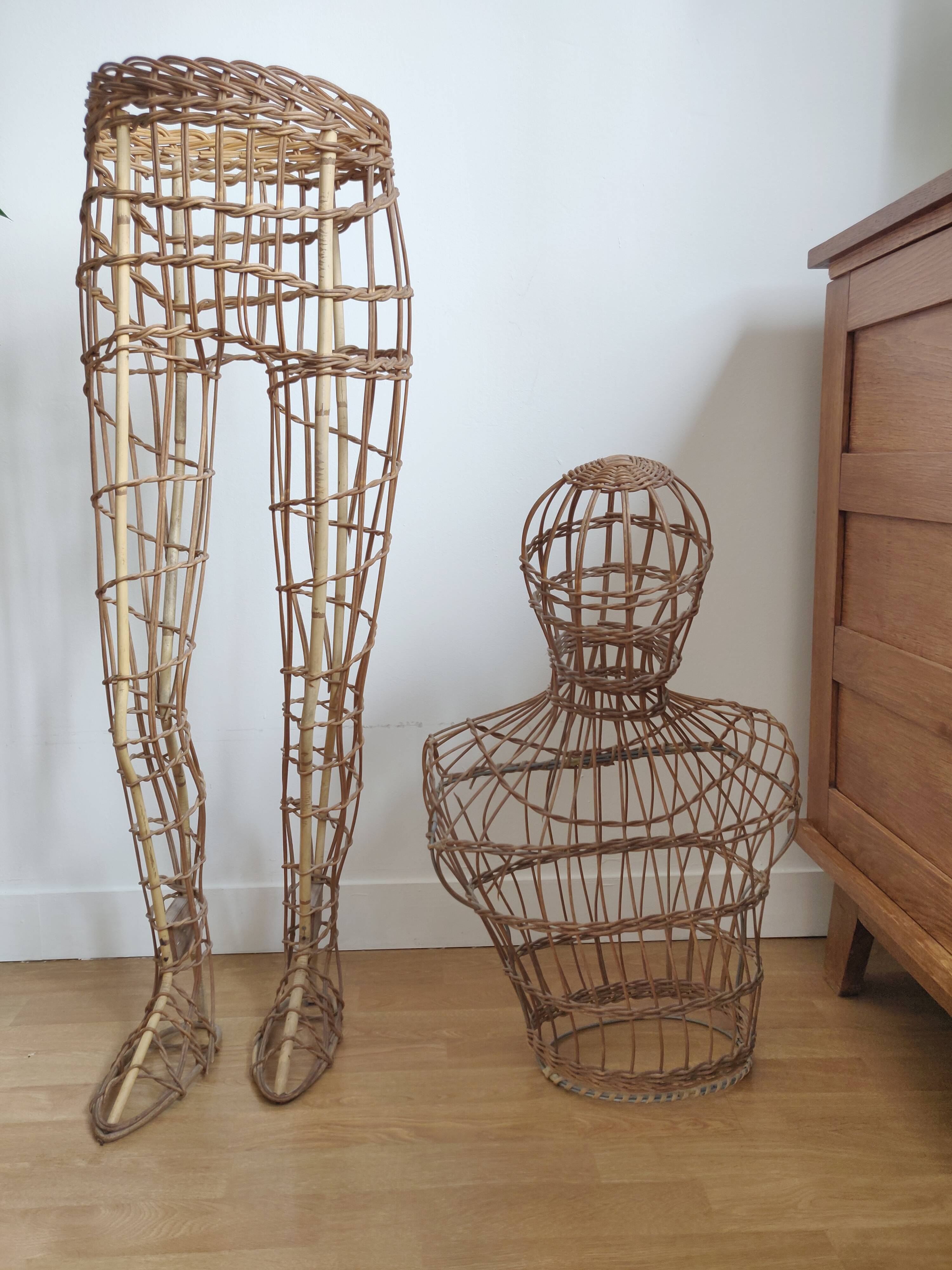 Model wicker man rattan
