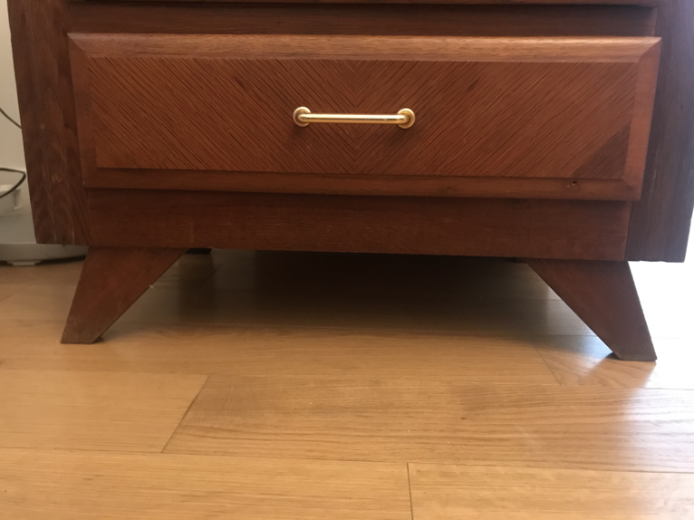 Chest of drawers