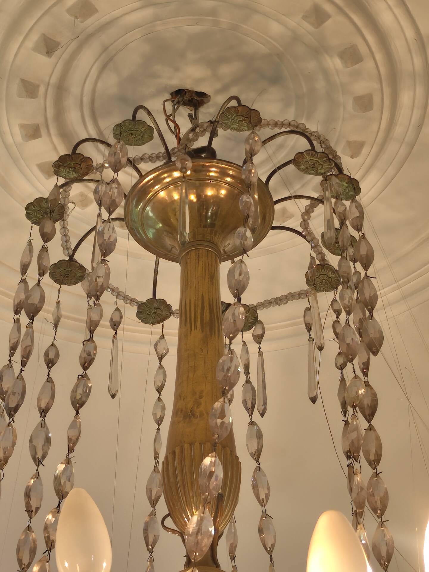 Lustre en bronze doré et crystal