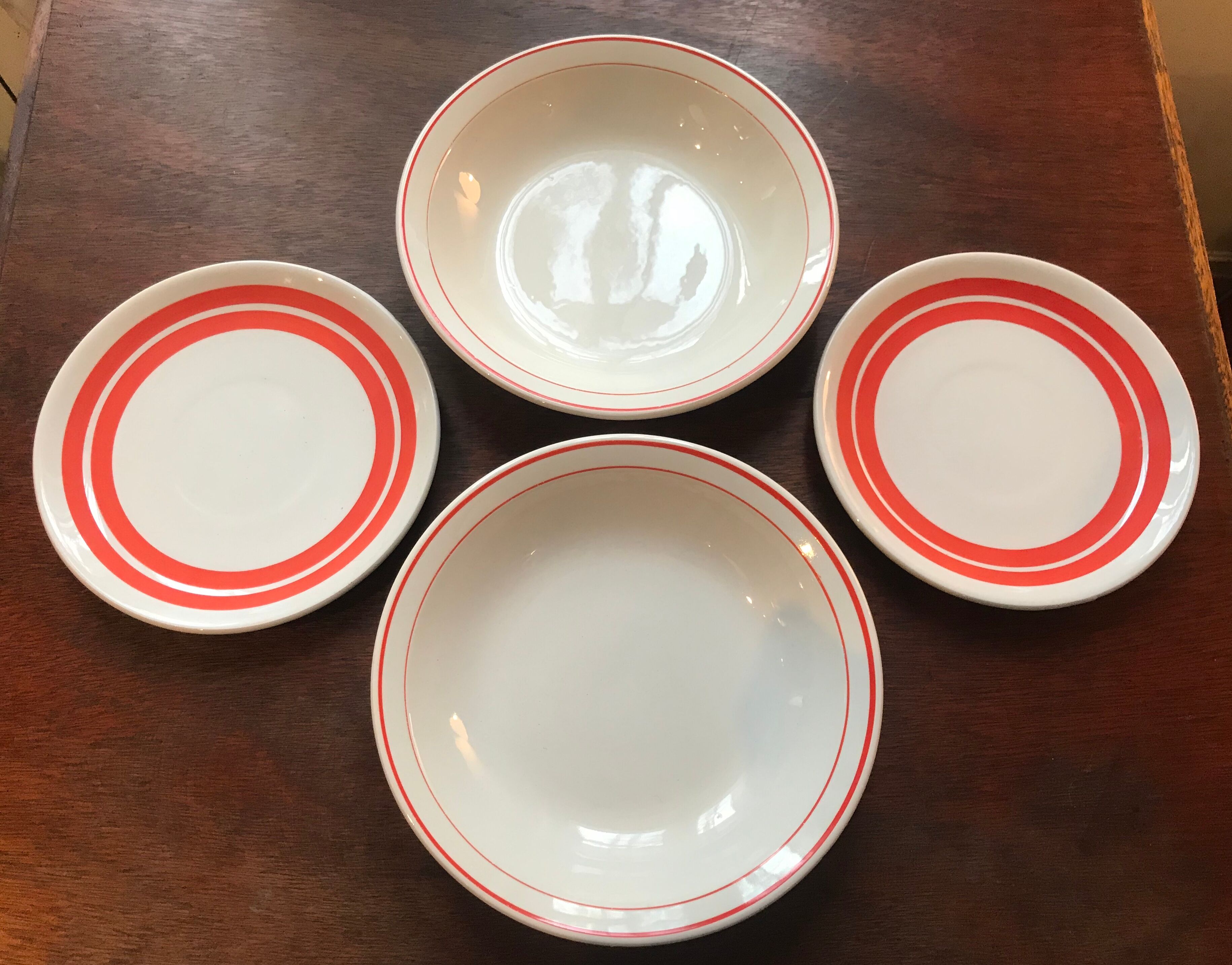 Series of 4 plates