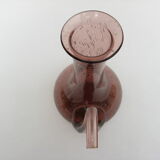 Ancienne verseuse en verre soufflé violine, signée BIOT