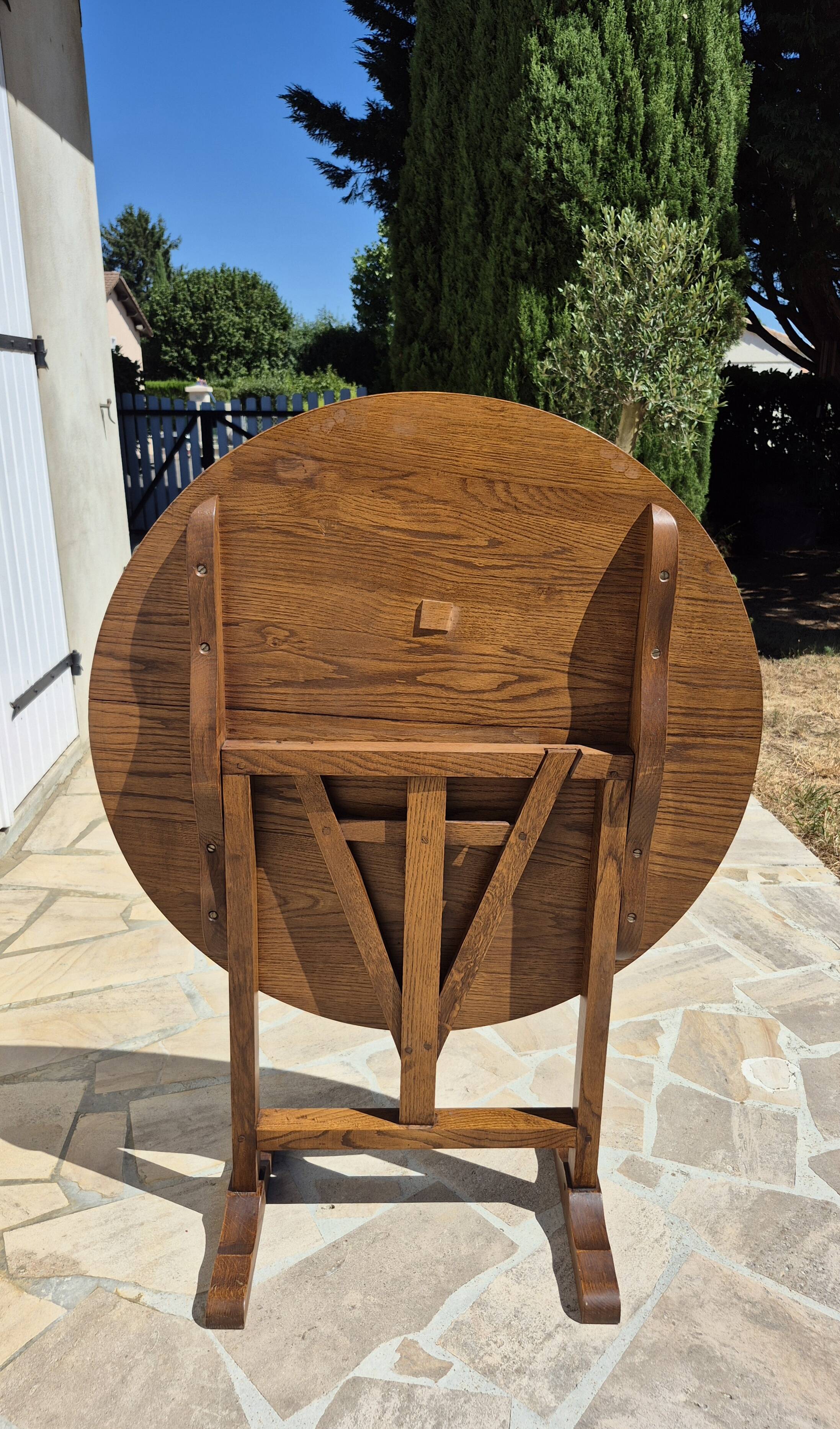 Petite table vigneronne ronde rabatable