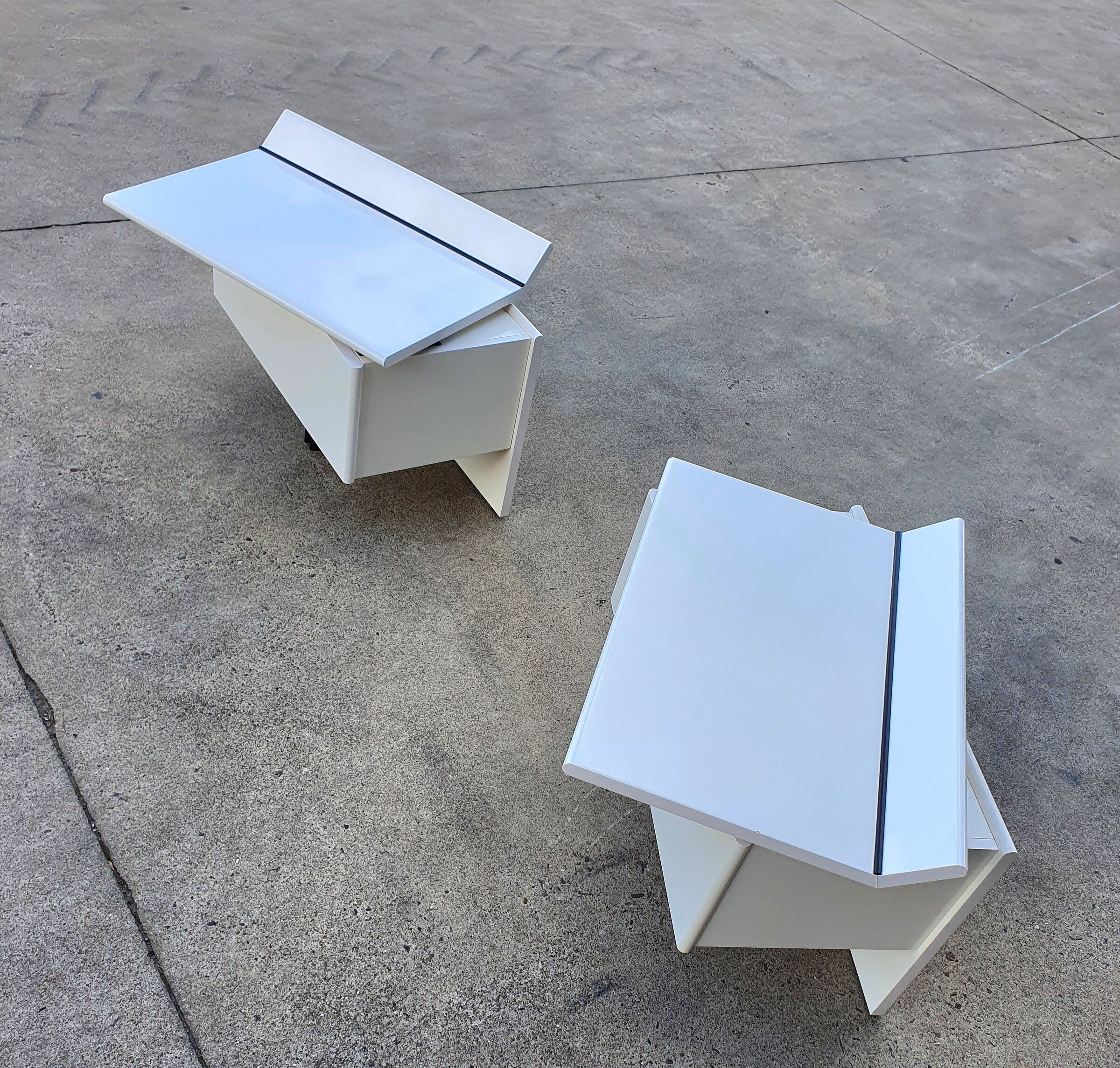 2 B&B Italia bedside tables / night stands