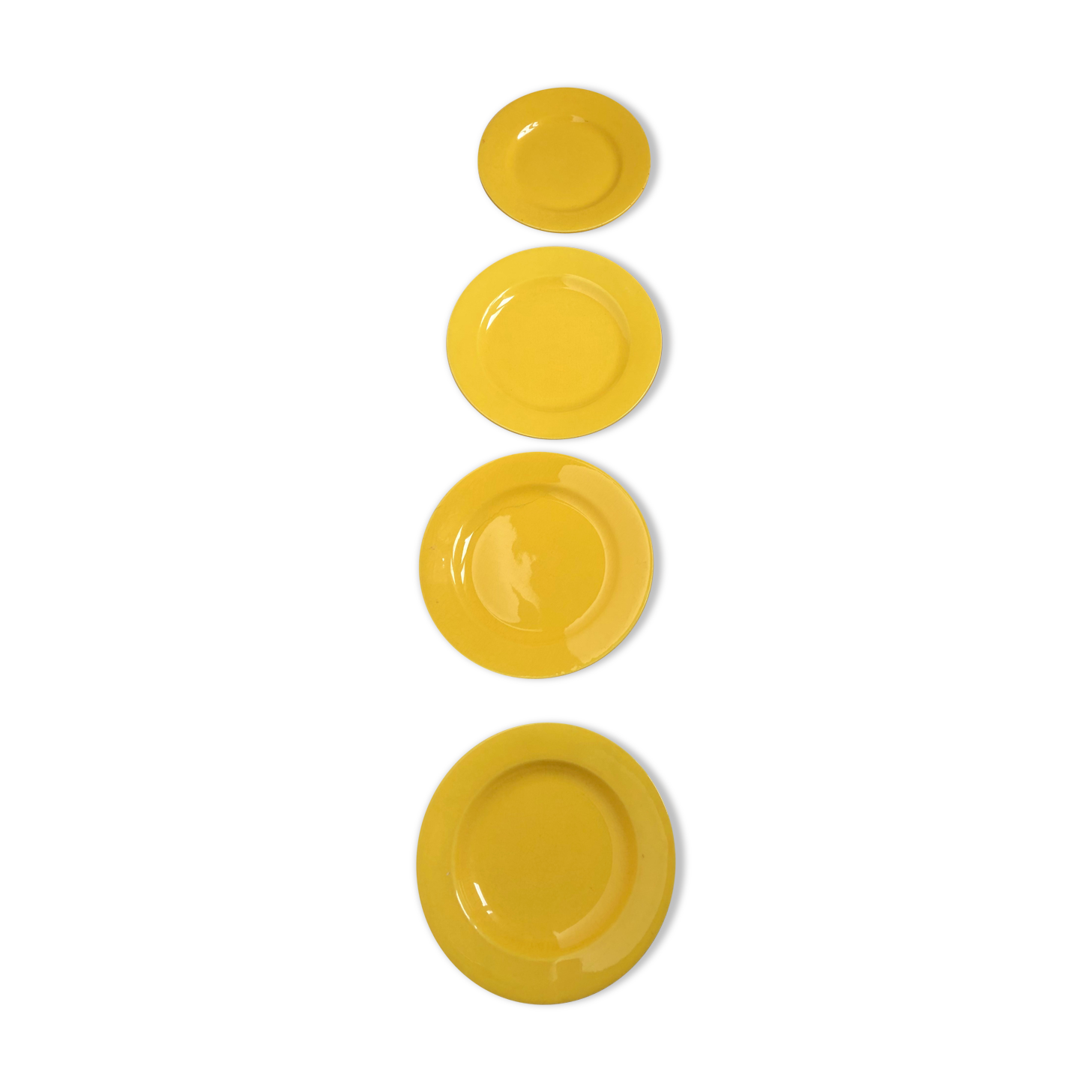 Set of yellow plates Charbonnier Salin-les-Bains
