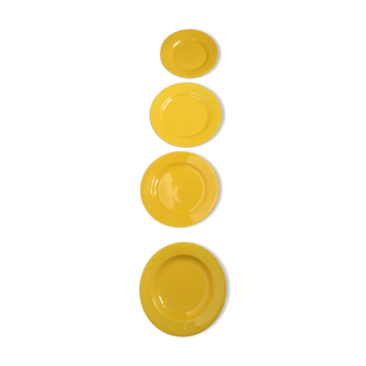Set d'assiettes jaunes Charbonnier Salin-les-Bains