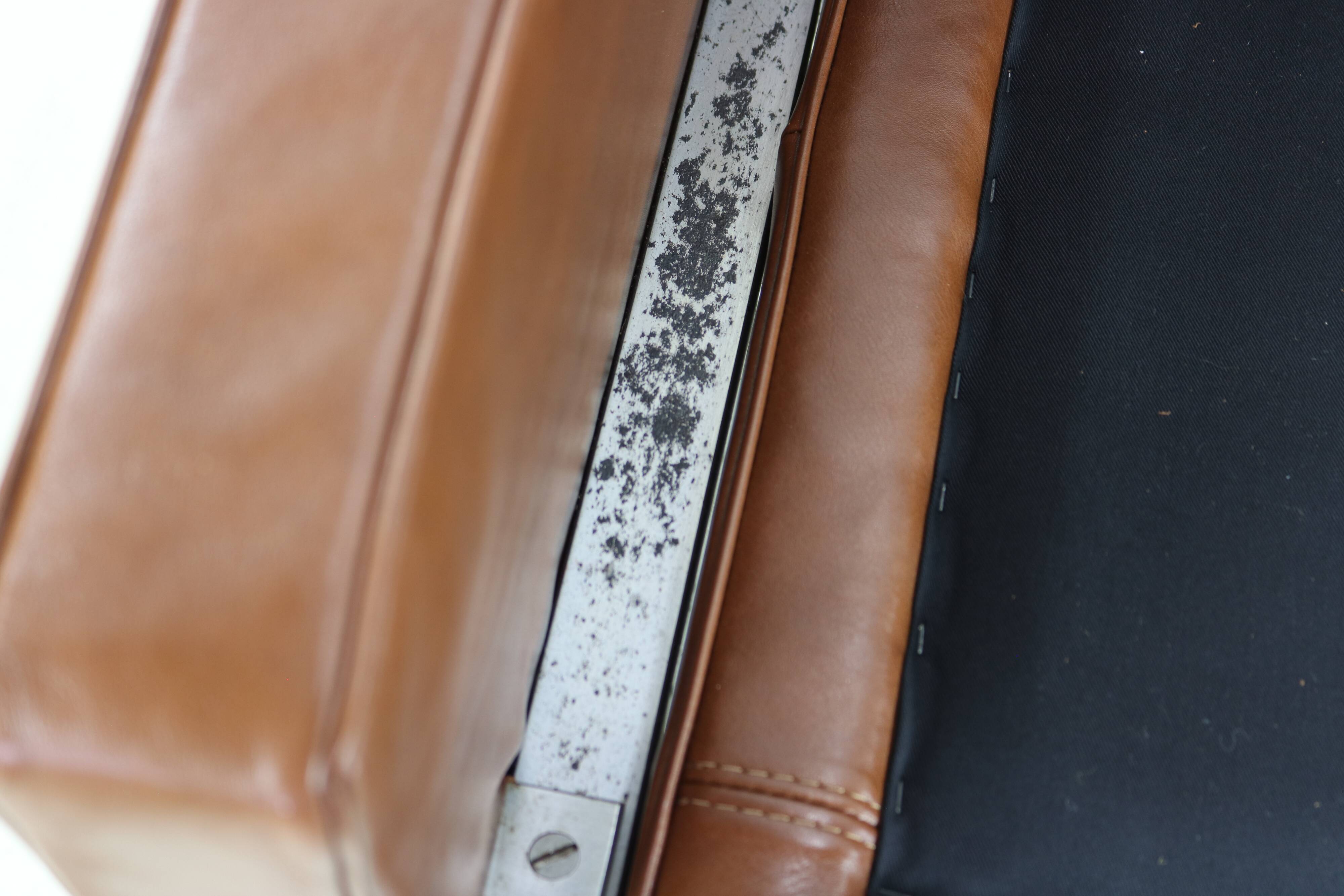 Top design three seater sofa by Poul Kjearholm PK31/3 for EKC