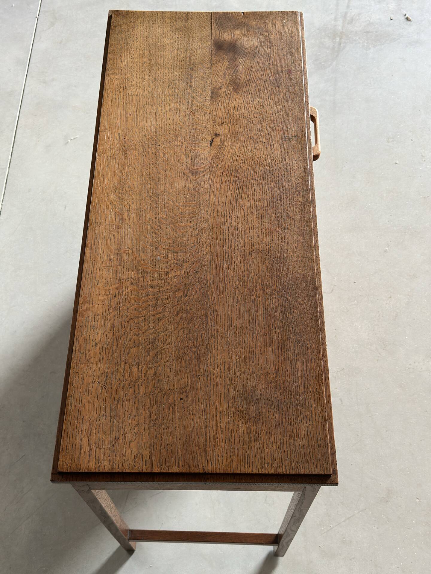 Small vintage desk from the 50s and 60s.