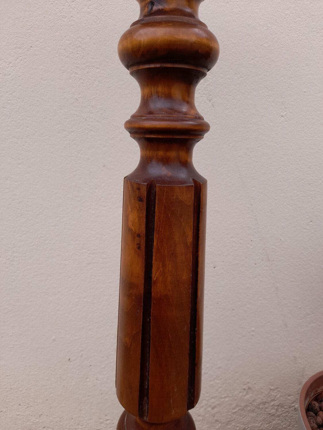 High fifth wheel / column in solid cherry, rustic chic