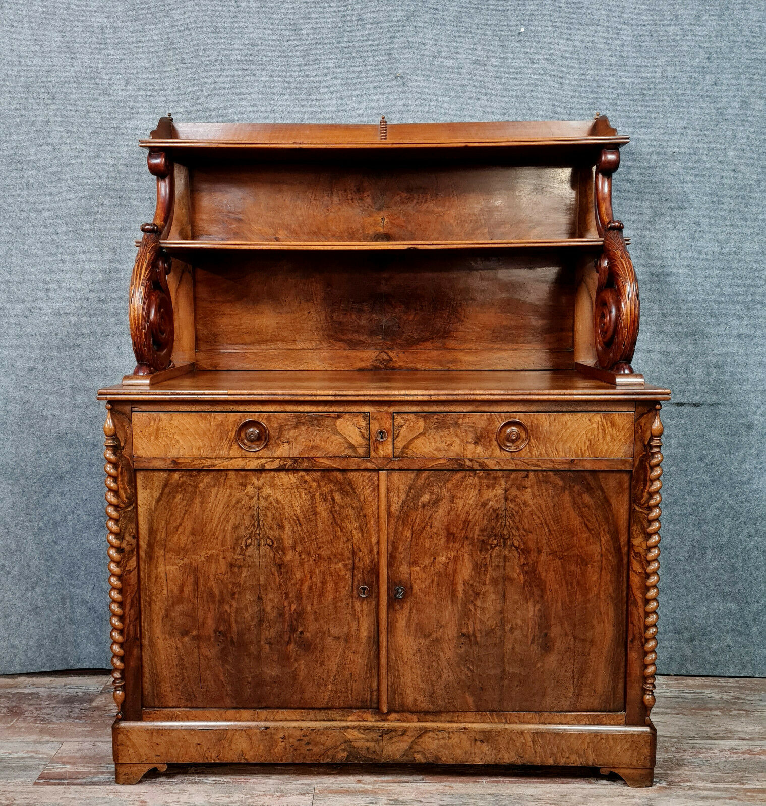 Vaisselier called Saint Hubert time Napoleon III in walnut bramble