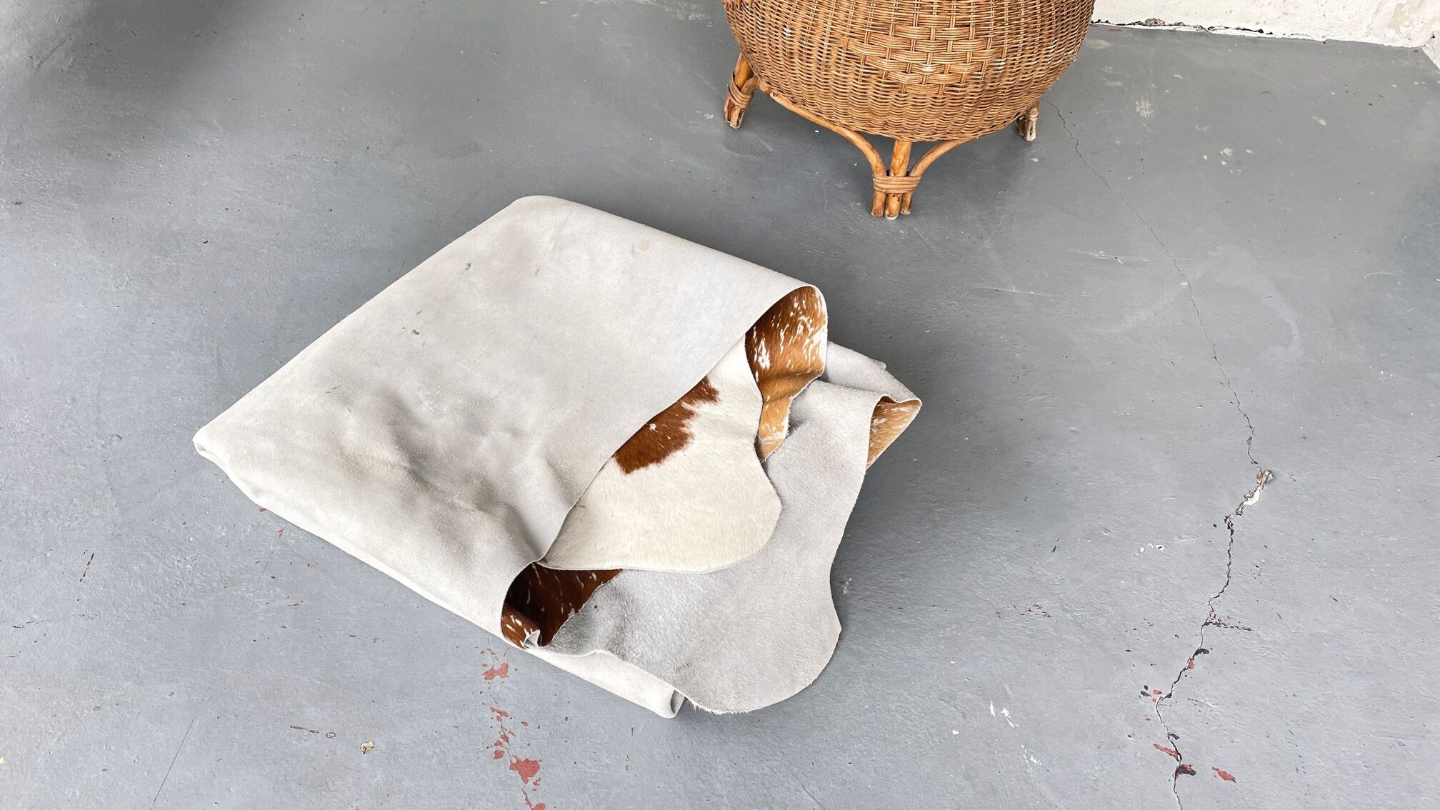 Caramel cowhide carpet