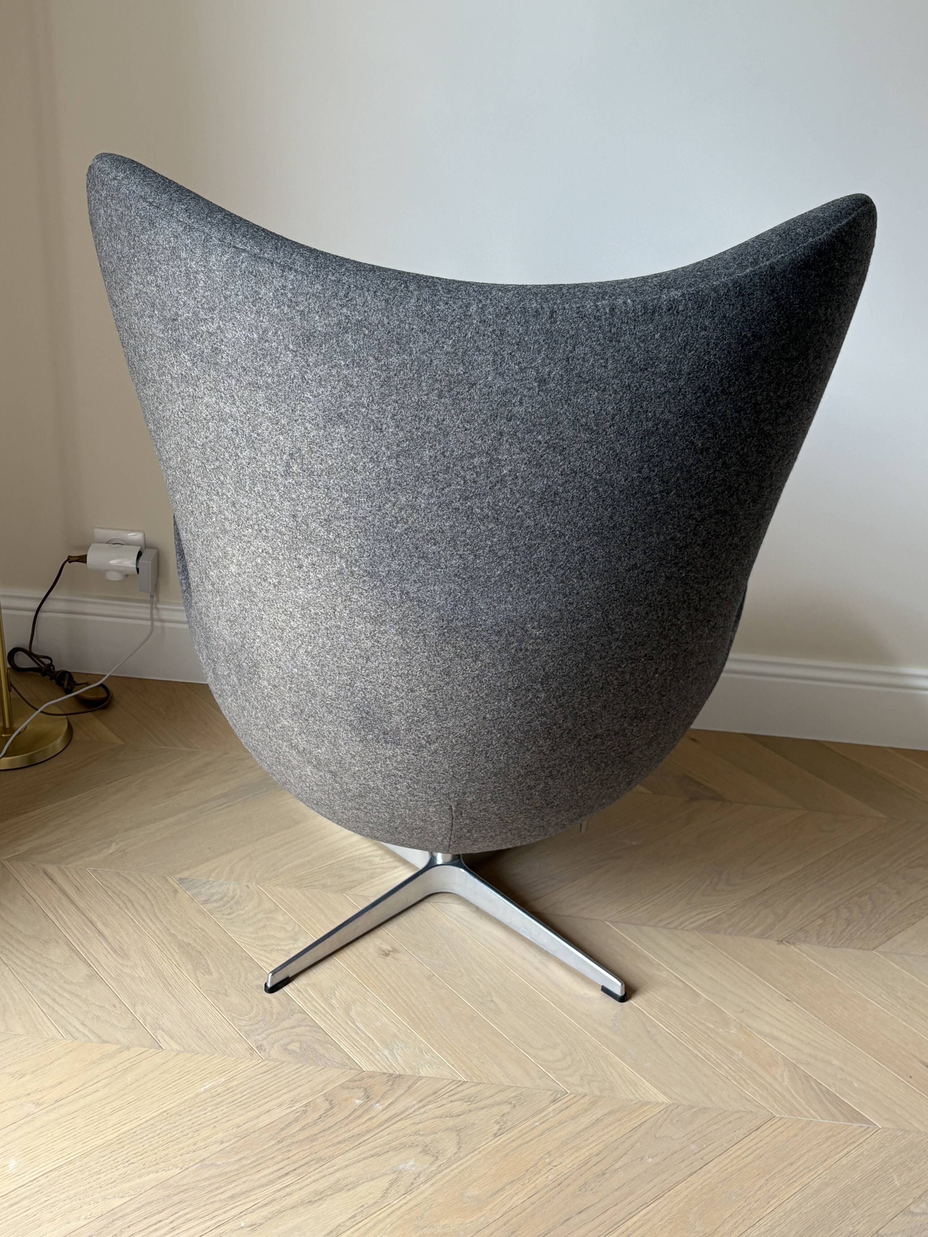 Egg Chair and Ottoman - Fritz Hansen
