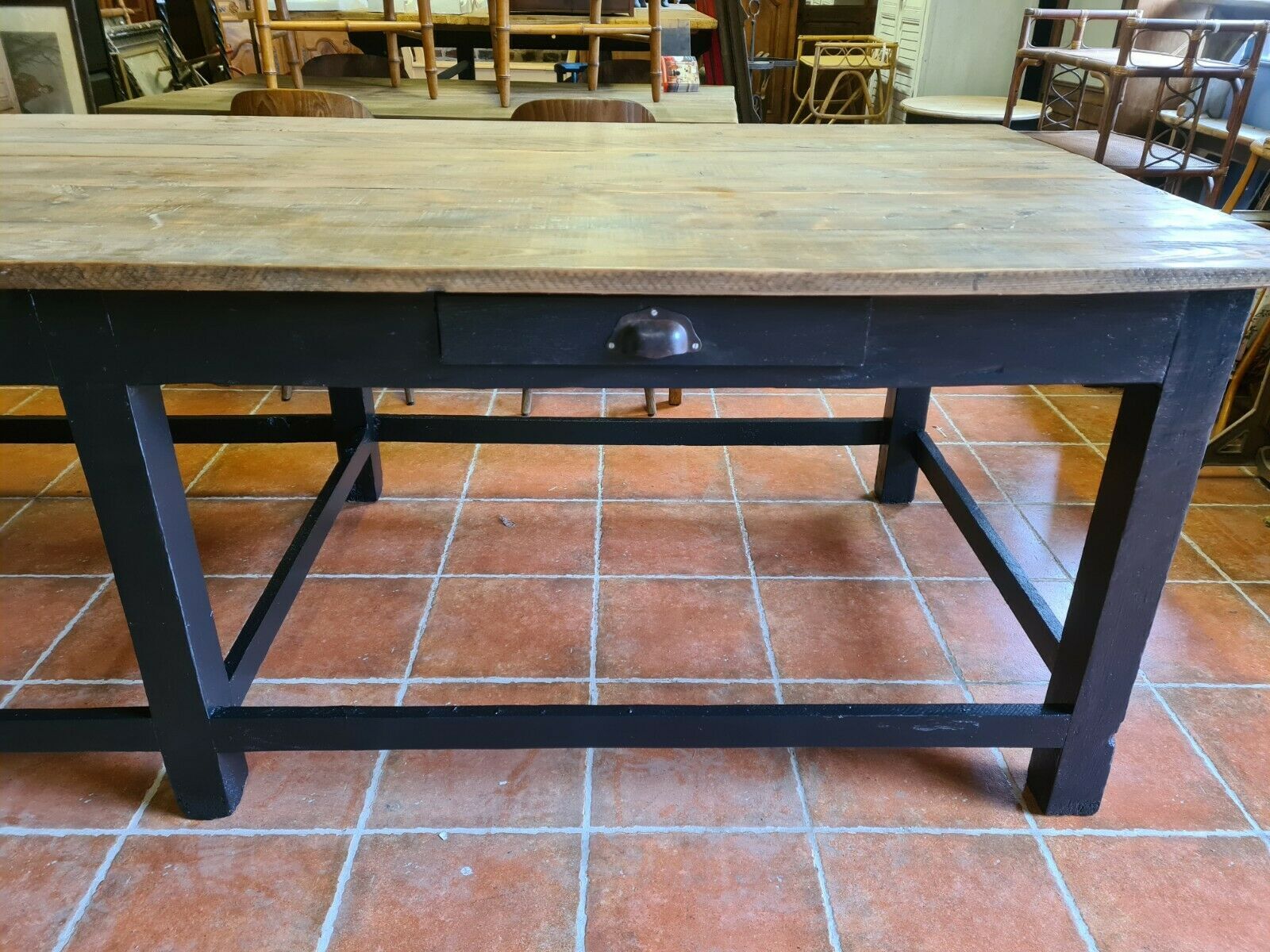 Draper table with 2 drawers