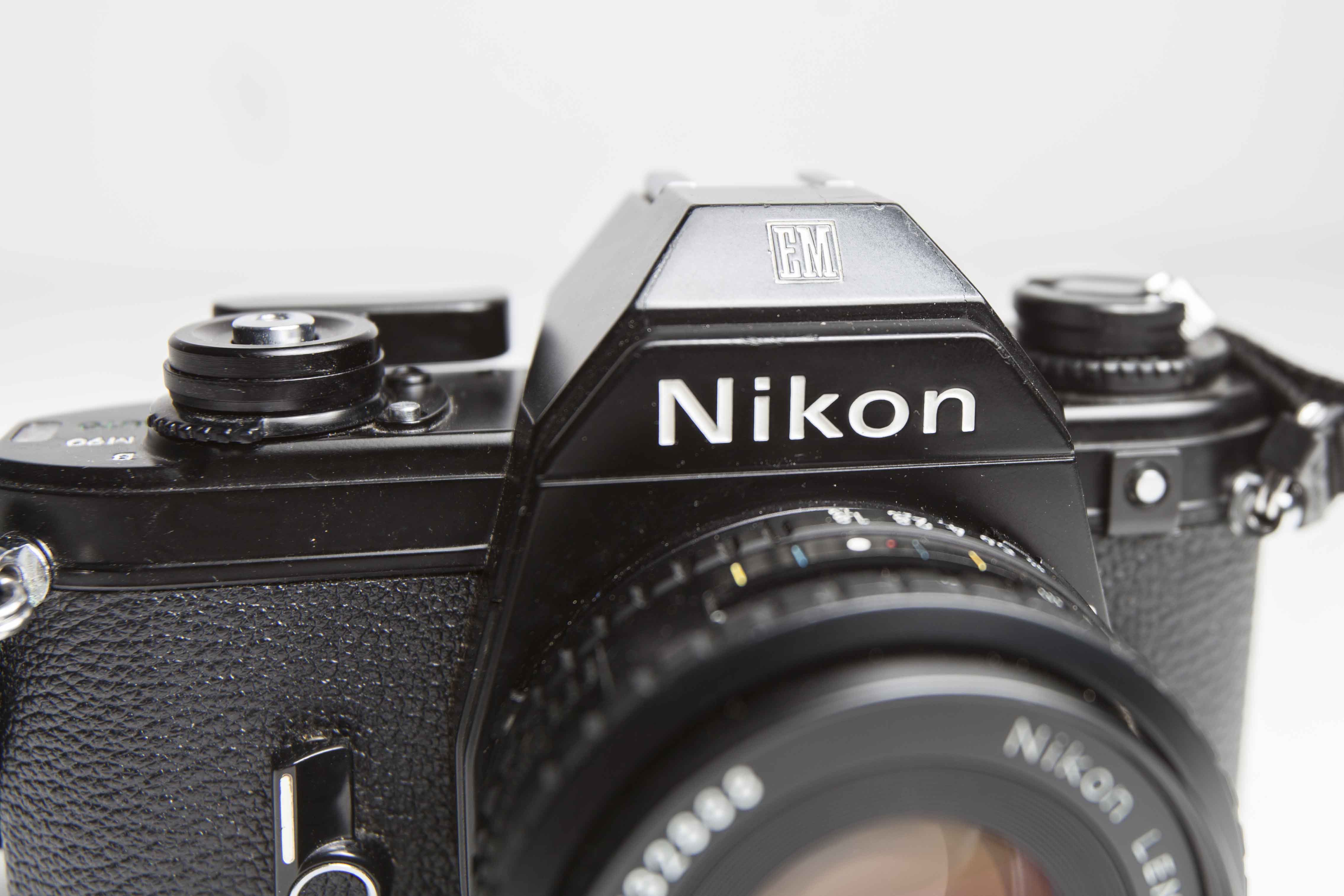 Appareil photo Nikon EM
