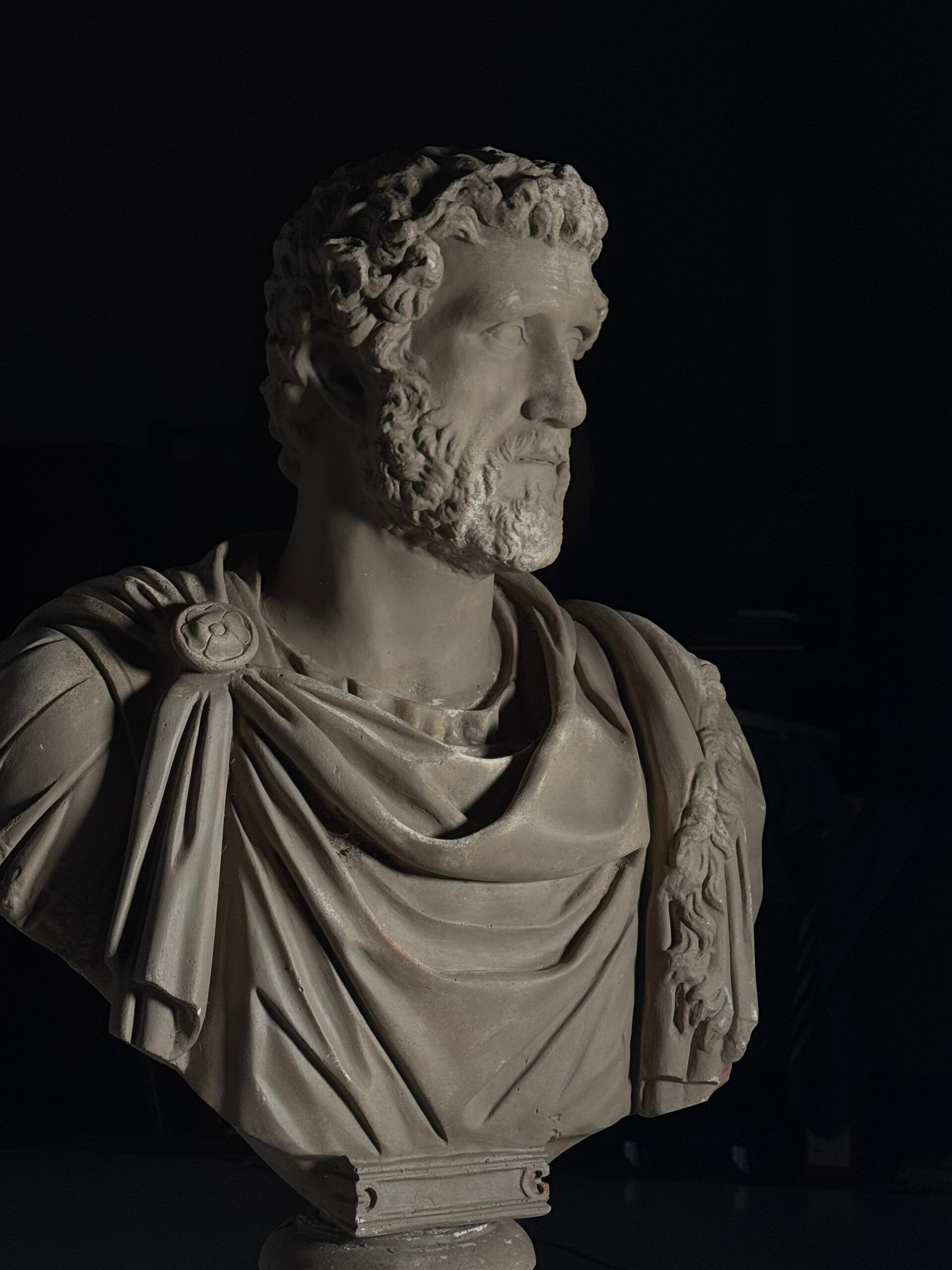 Bust of Antoninus Pius on pedestal