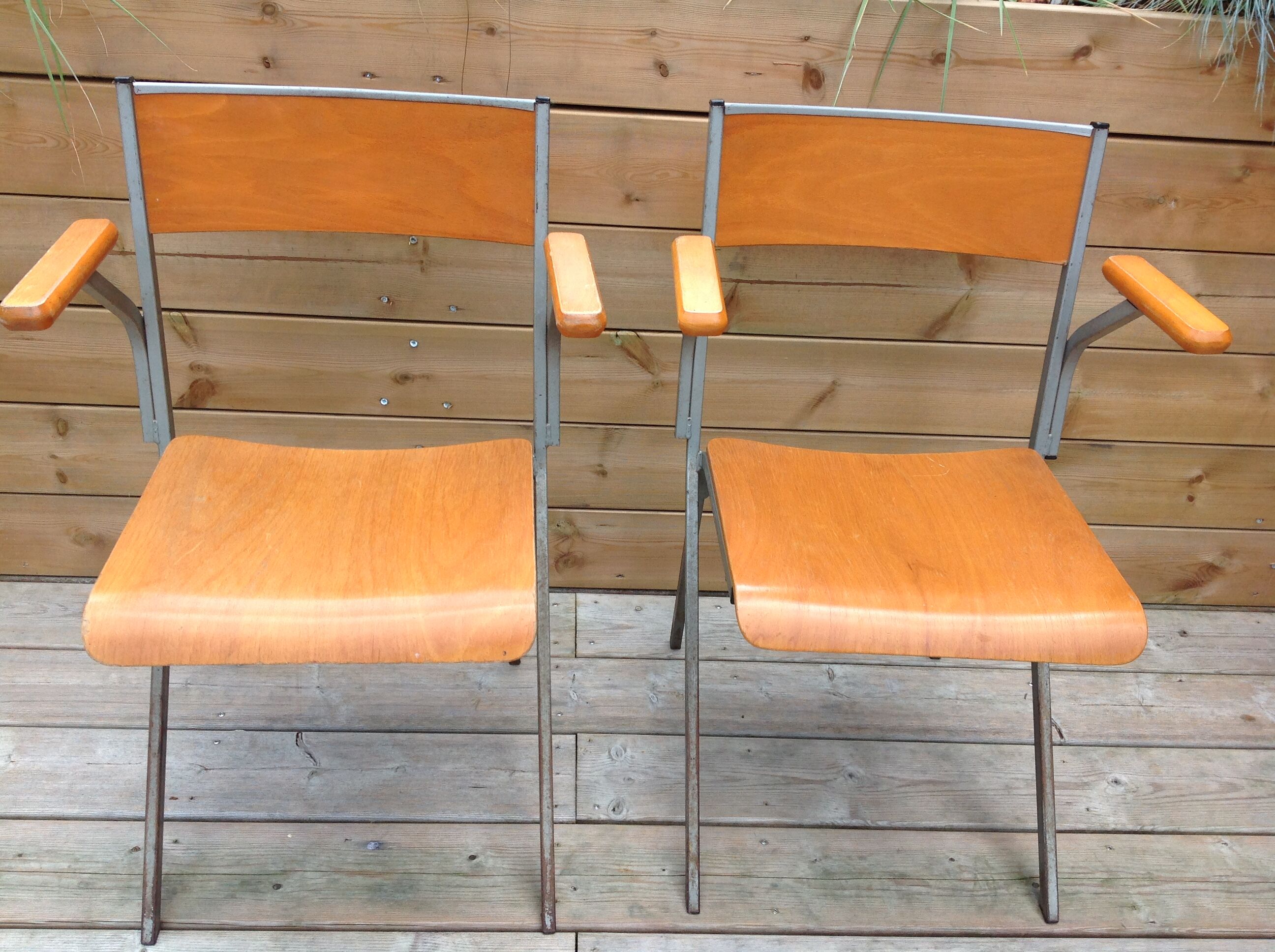 Duo of office chairs