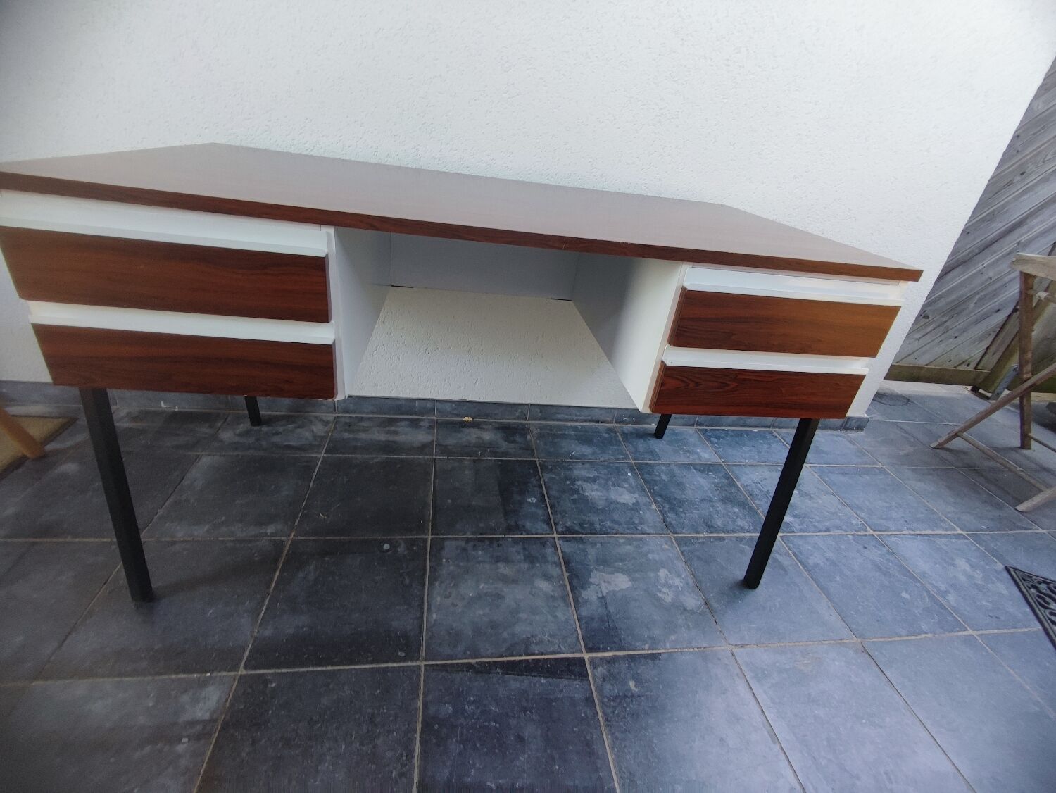 Minimalist formica desk