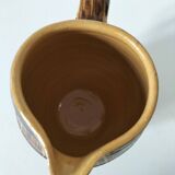 Pichet en barbotine tonneau, années 50