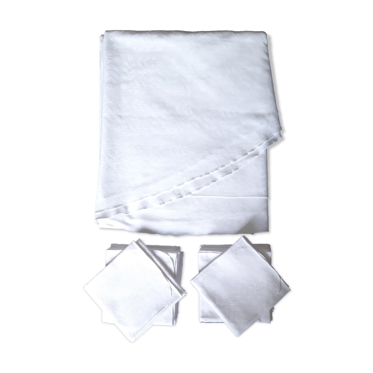 Tablecloth and 12 towels