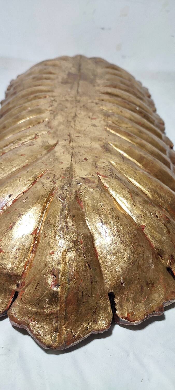 Centro de mesa de madera y pan de oro. España, 1930s.